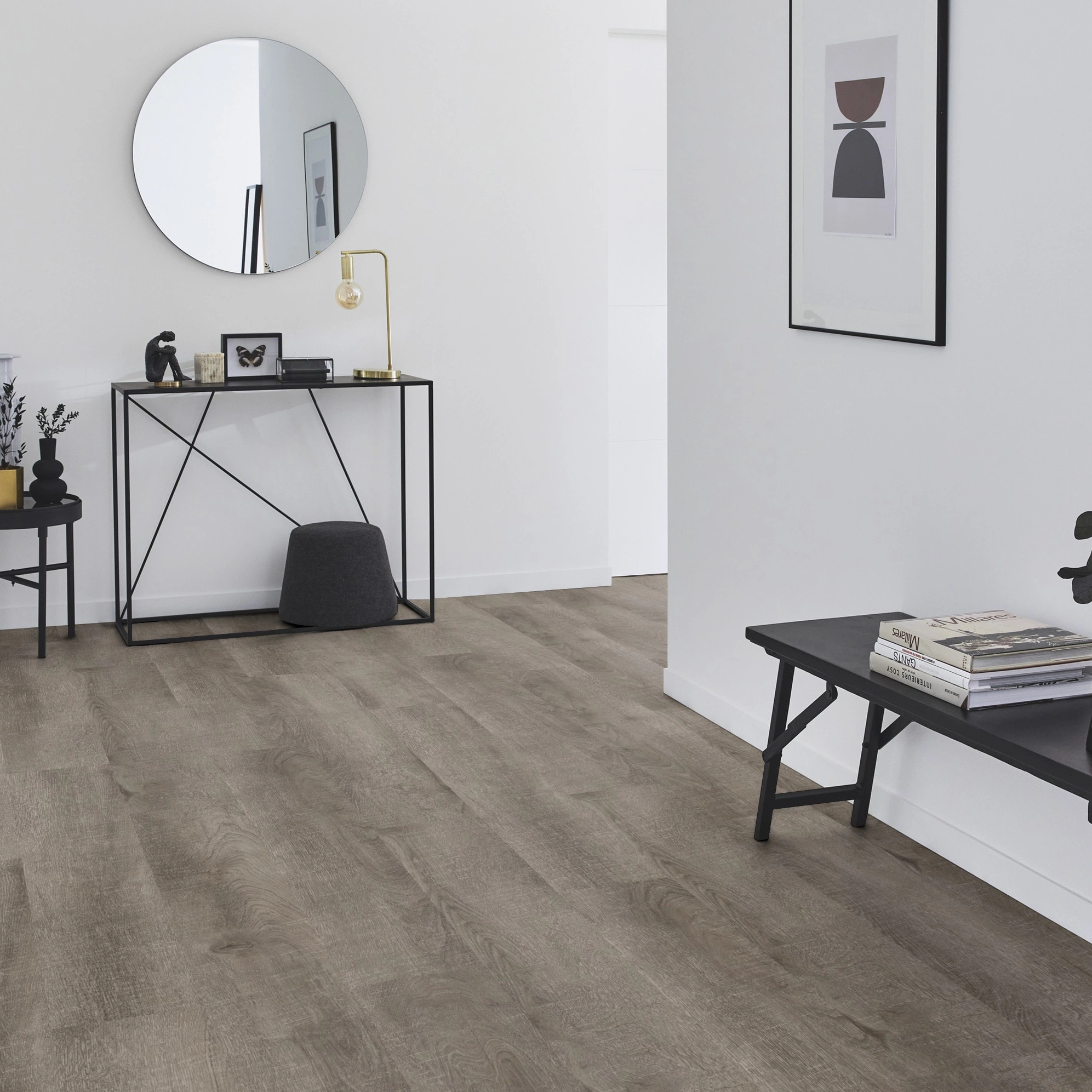 Milieubild Flur mit Sideboard und Spiegel - Tarkett Klebe-Vinyl iD Inspiration 30 CLASSICS Antik Oak Dark Grey Milieubild Flur mit Sideboard und Spiegel - Tarkett 24524006