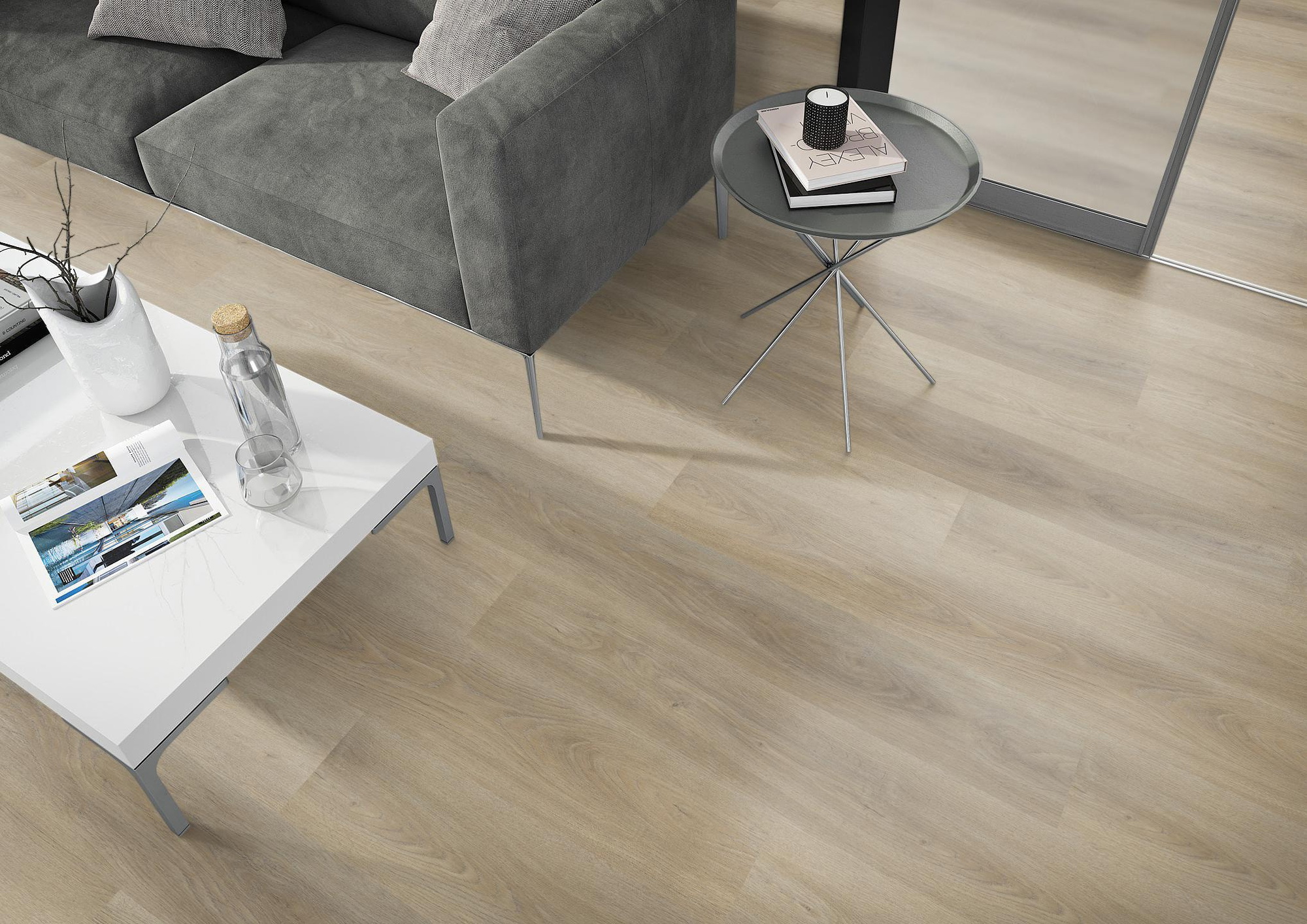 Milieubild Wohnzimmer - Sofa mit Beistelltisch und Glastür - nexflor NXF-60030-017