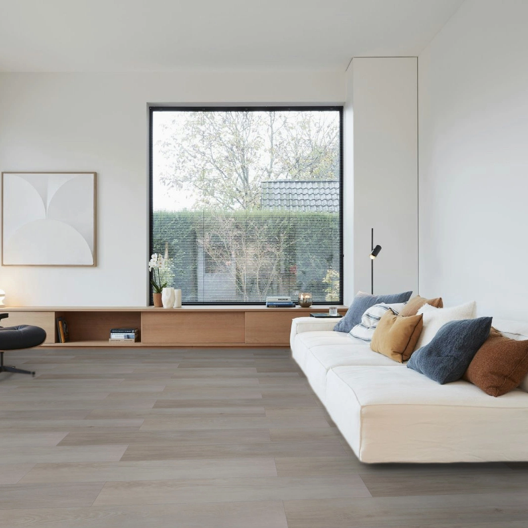 Milieubild Großräumiges Wohnzimmer mit Couch - BerryAlloc Klebe-Vinyl Zenn Gluedown 30 Oslo Milieubild Großräumiges Wohnzimmer mit Couch - BerryAlloc 60002220