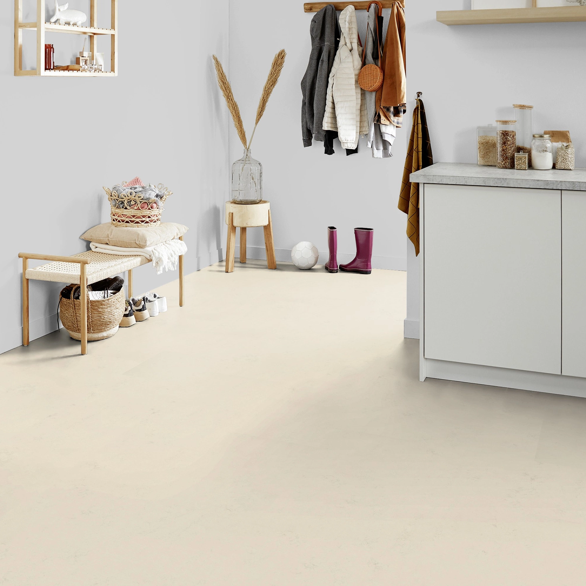 Milieubild Kompakte Küchenzeile im offenen Wohnbereich - Forbo Flooring Marmoleum Click Moon Milieubild Kompakte Küchenzeile im offenen Wohnbereich - Forbo Flooring 176470