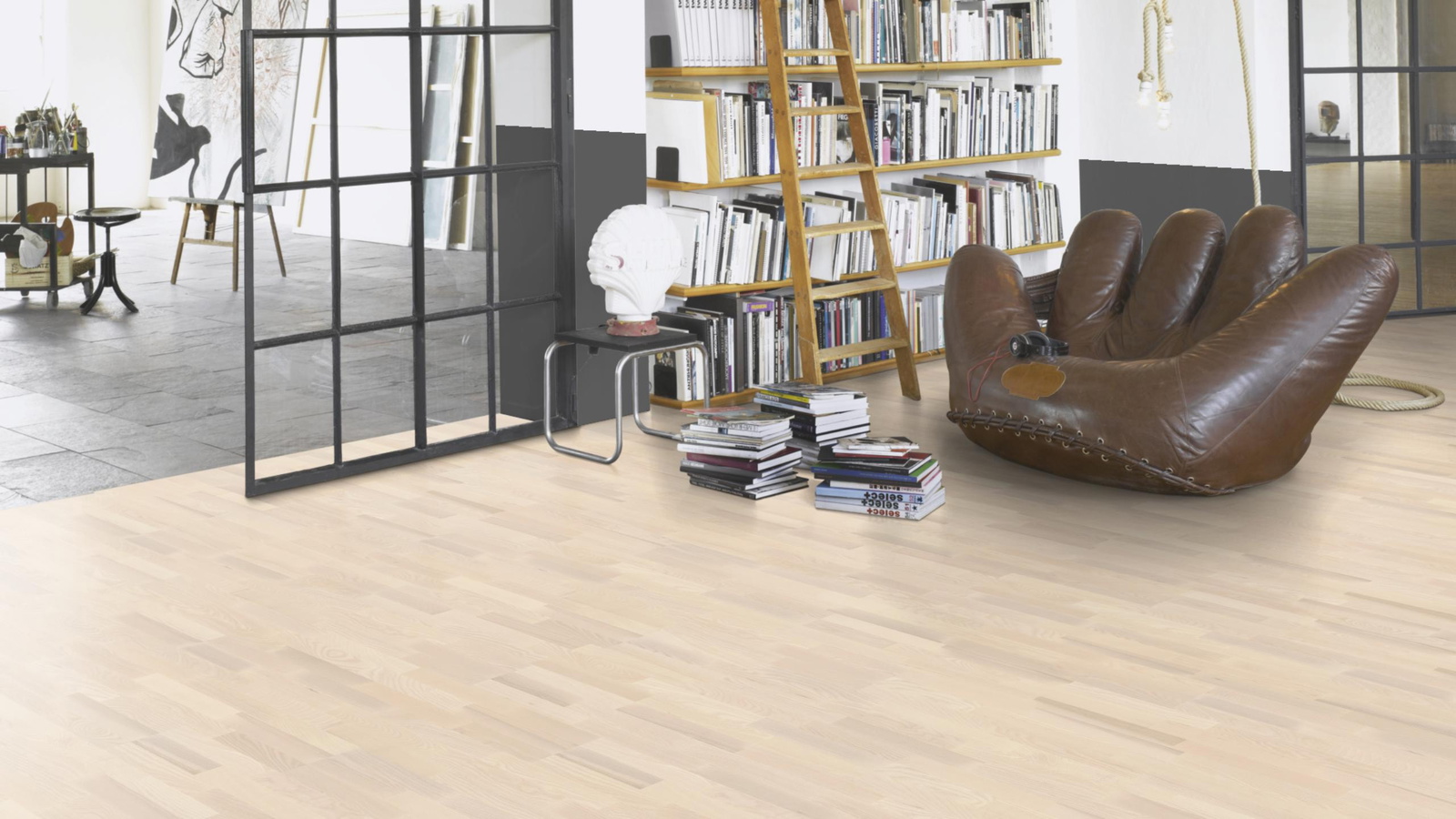 Milieubild Modernes Wohnzimmer mit Atelier - Parador 1270338