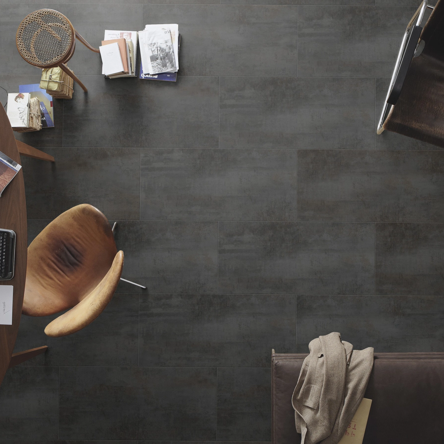 Milieubild Büro mit ovalem Tisch - Draufsicht - MEISTER Laminat LB 150 Copper Iron Milieubild Büro mit ovalem Tisch - Draufsicht - MEISTER 600003-0857398-06857