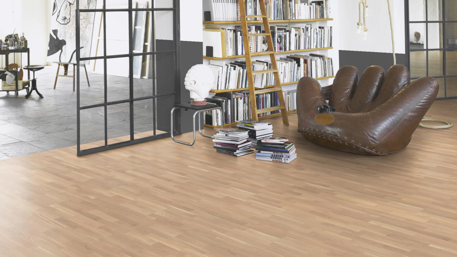 Milieubild Modernes Wohnzimmer mit Atelier - Parador 1247127
