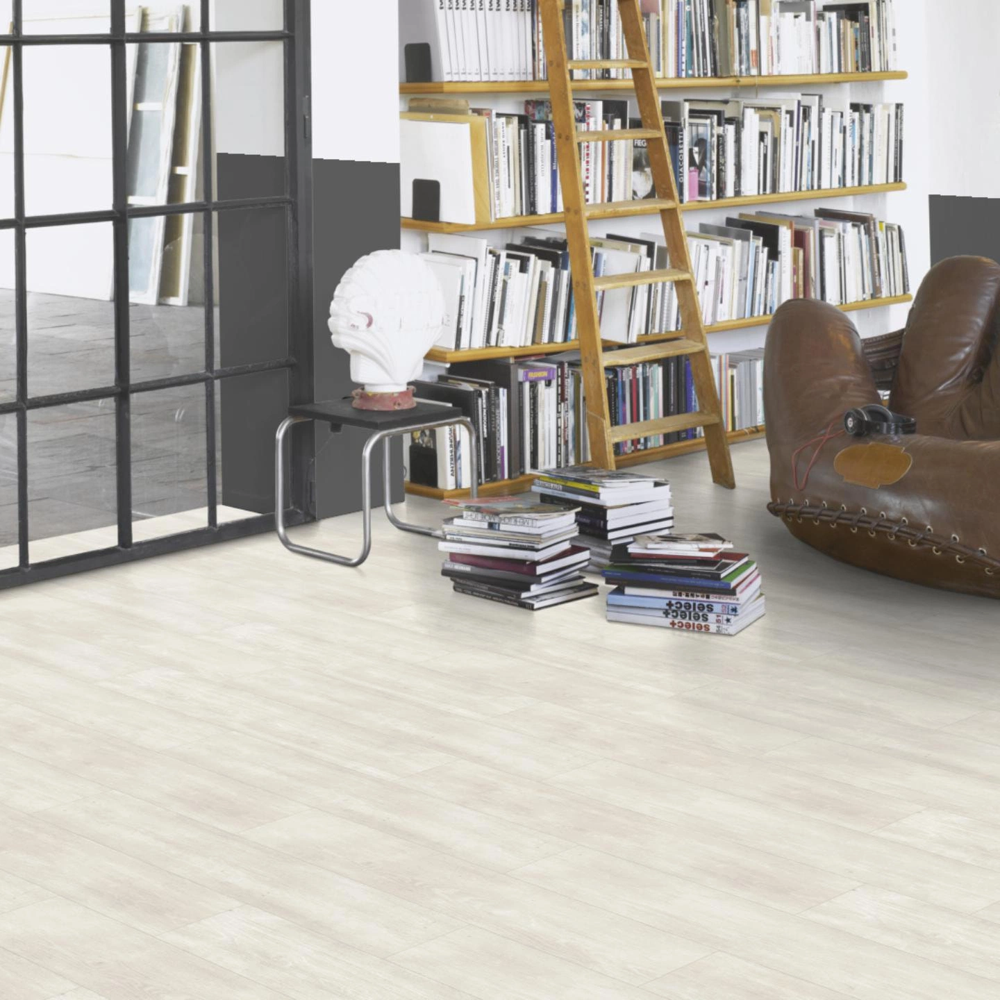 Milieubild Modernes Wohnzimmer mit Atelier - Parador HDF Klick-Designboden Modular ONE Eiche Nordic weiß Milieubild Modernes Wohnzimmer mit Atelier - Parador 1744547
