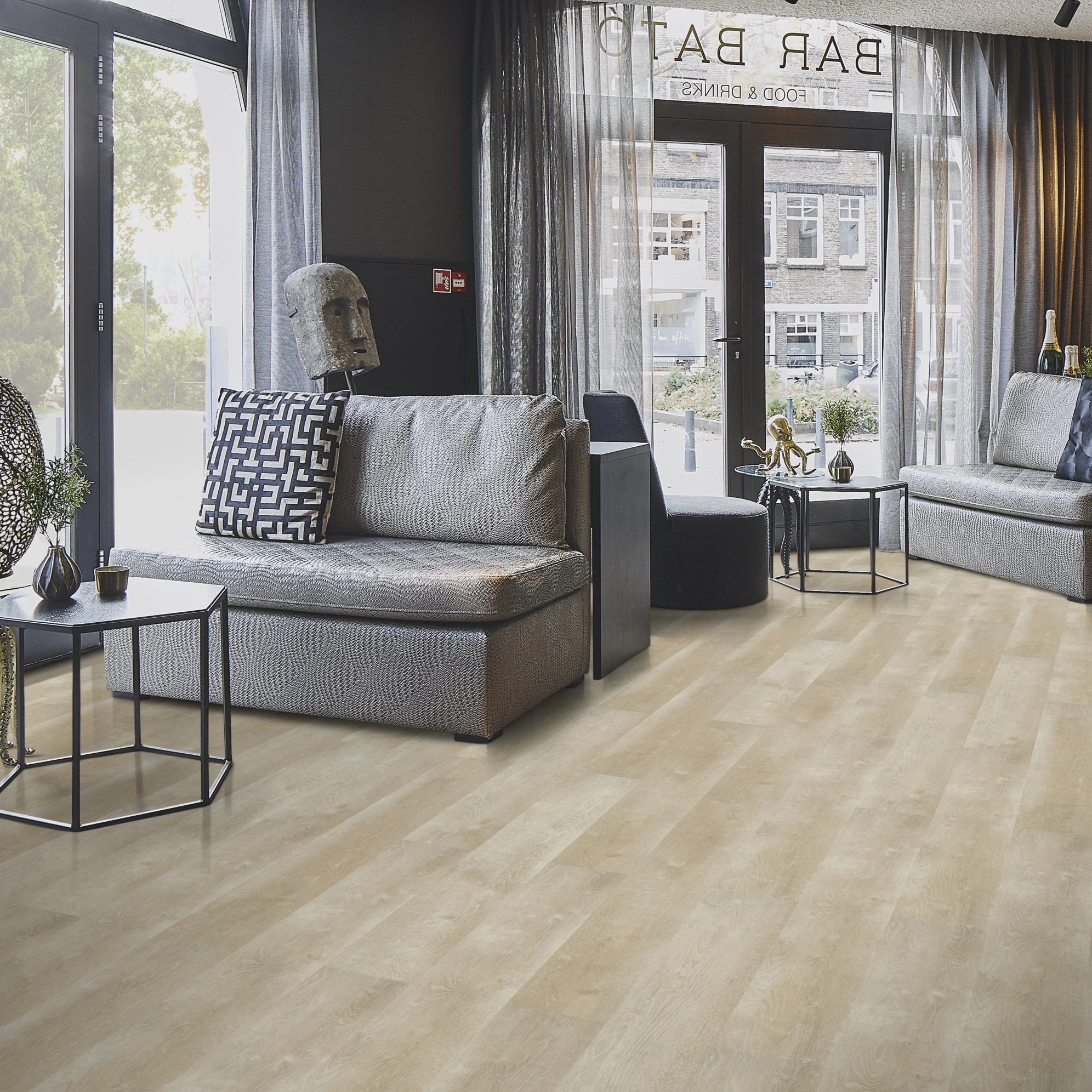 Milieubild Lounge in Hotelbar - Forbo Flooring Klebe-Vinyl Enduro Dryback Wood Natural White Oak Milieubild Lounge in Hotelbar - Forbo Flooring 217630