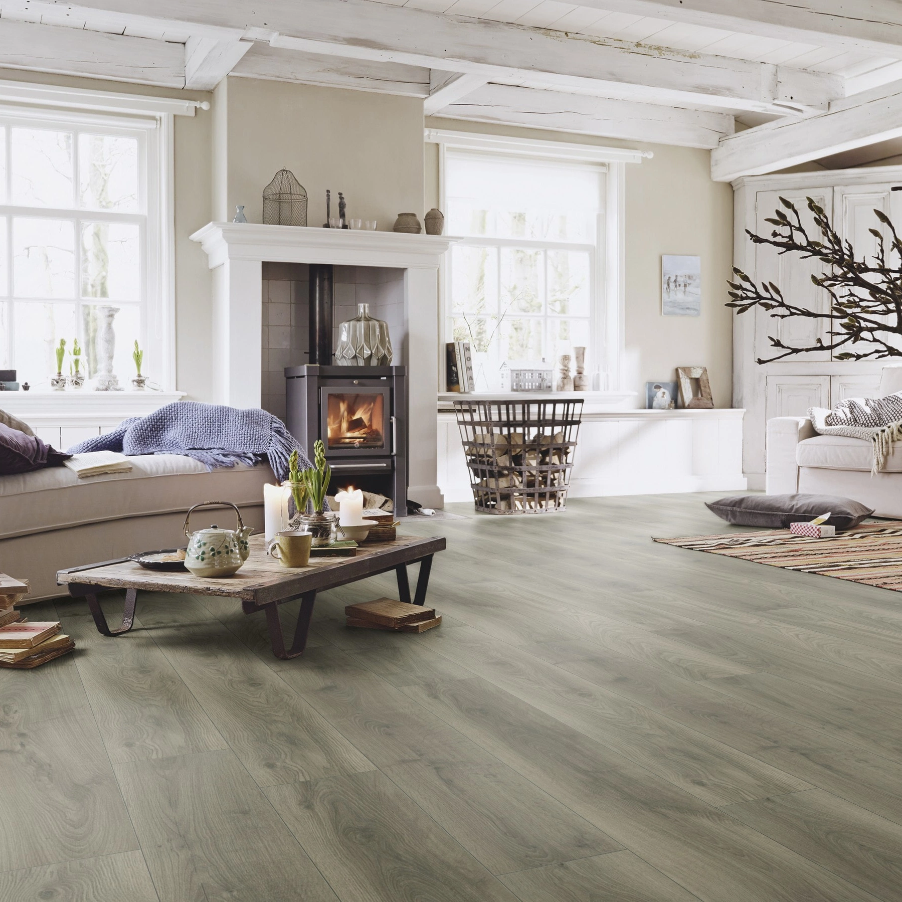 Milieubild Wohnzimmer im Landhaus-Stil - Meister Laminat LD 150 Eiche cremegrau Milieubild Wohnzimmer im Landhaus-Stil - Meister 600017-1288198-07005
