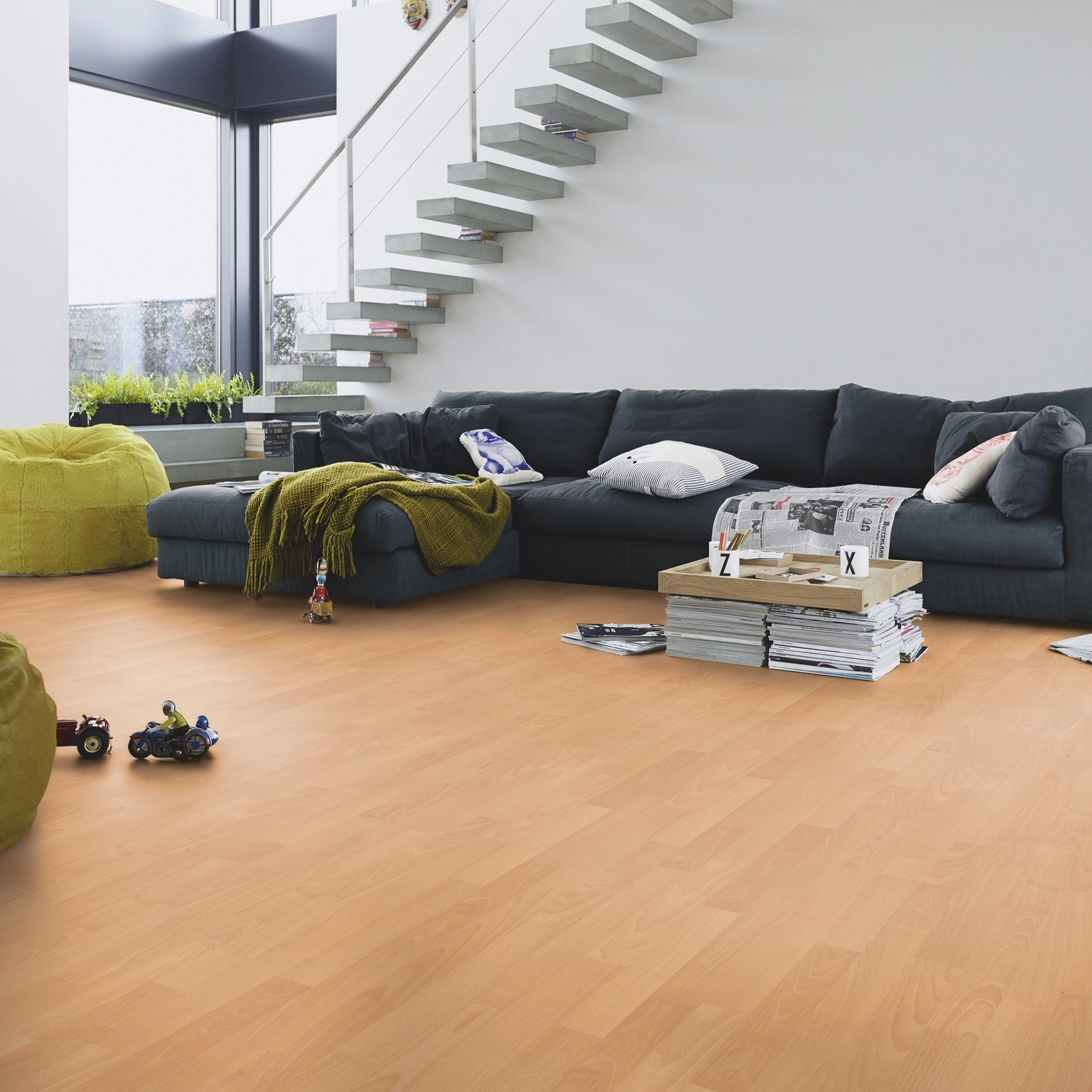 Milieubild Modernes Wohnzimmer mit Kamin - MEISTER Laminat LC 55 Buche Milieubild Modernes Wohnzimmer mit Kamin - MEISTER 600012-1288198-06201