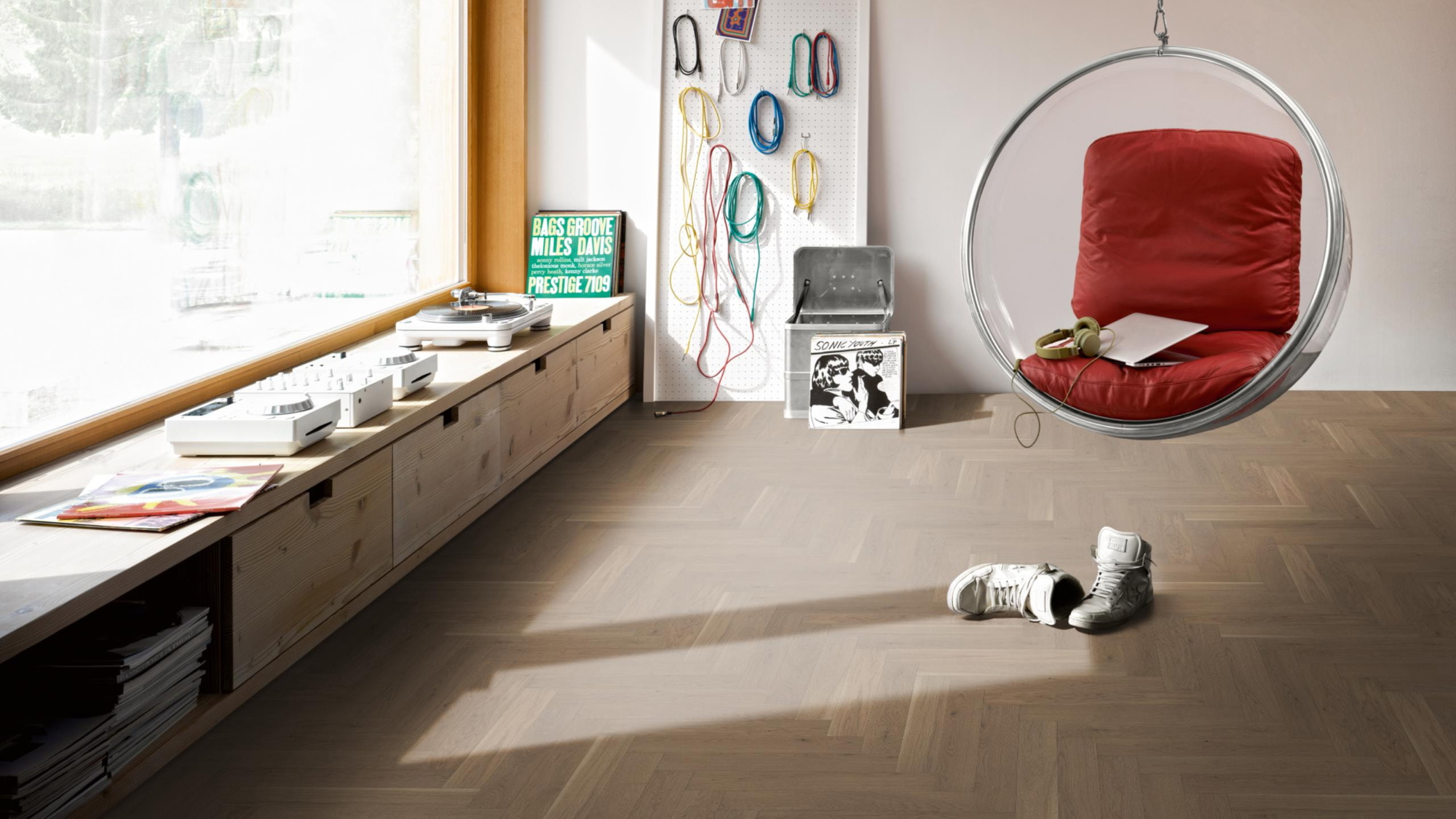Milieubild Musikzimmer mit Plattenspieler - Parador Parkett Trendtime 3 Eiche nougat Milieubild Musikzimmer mit Plattenspieler - Parador 1739933