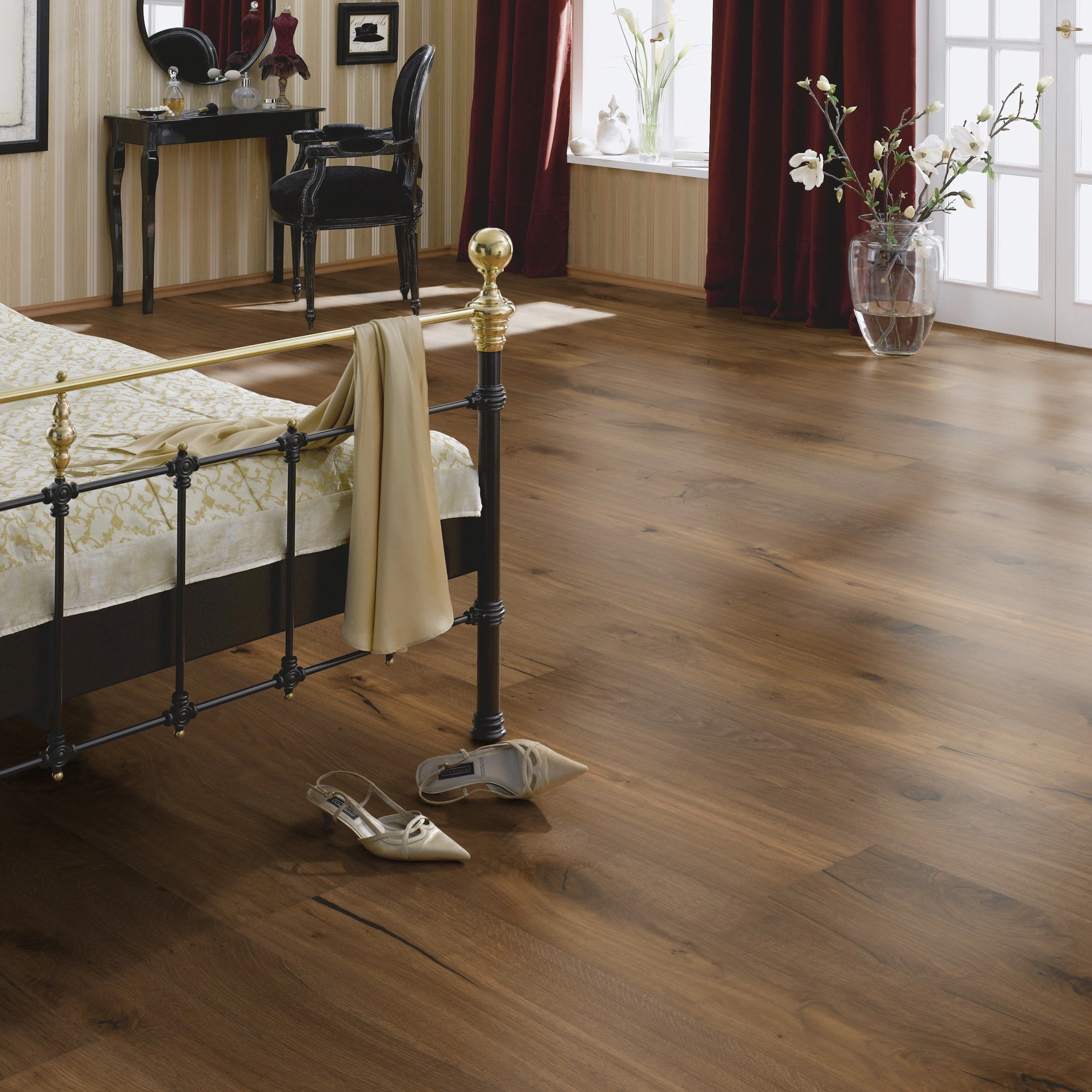 Milieubild Luxuriöses Schlafzimmer - Bennett & Jones Parkett Grand Houses Oak No. 23 Hampton Milieubild Luxuriöses Schlafzimmer - Bennett & Jones 1148012310