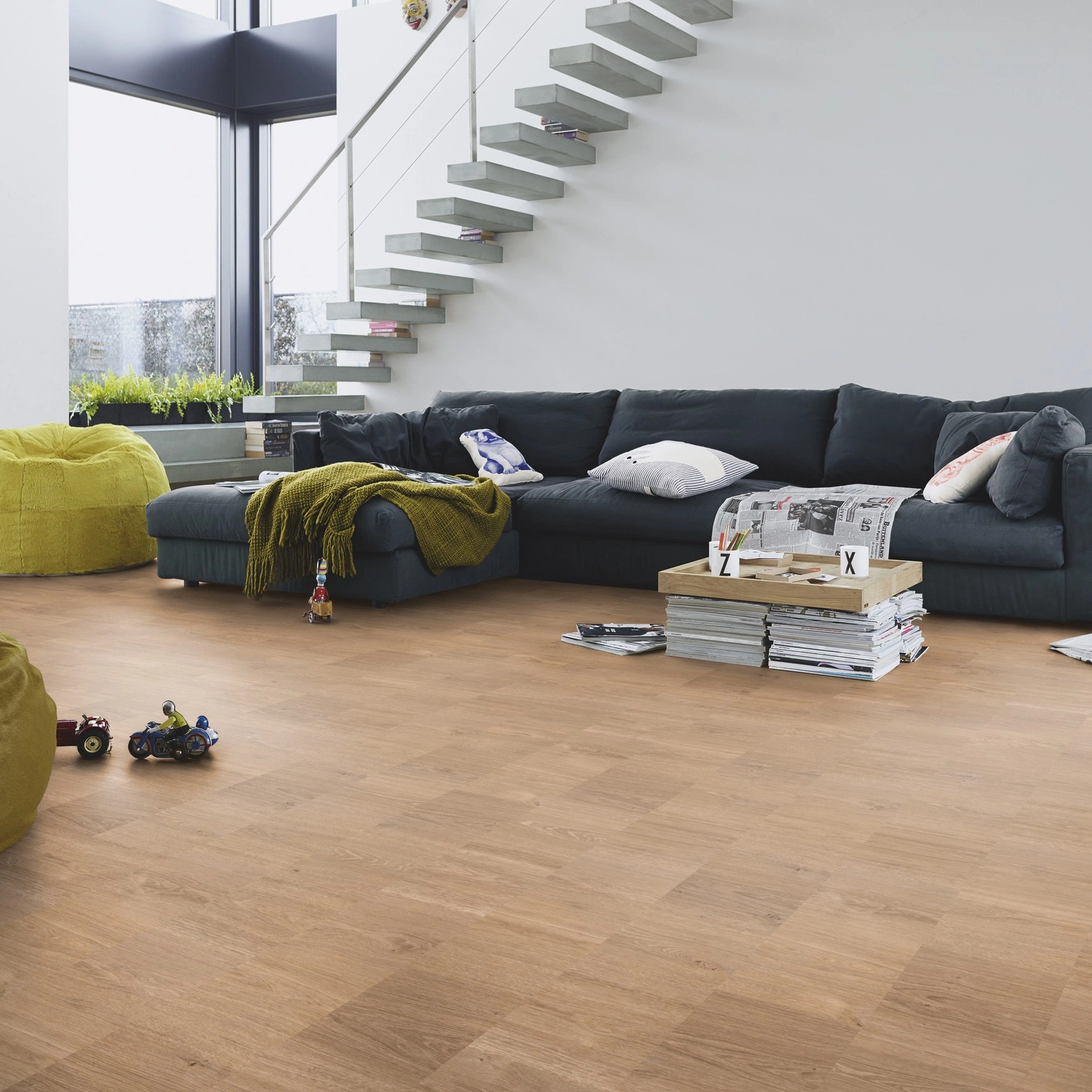 Milieubild Modernes Wohnzimmer mit Kamin - MEISTER Laminat LC 55 Crosswood Milieubild Modernes Wohnzimmer mit Kamin - MEISTER 600012-1288198-07135