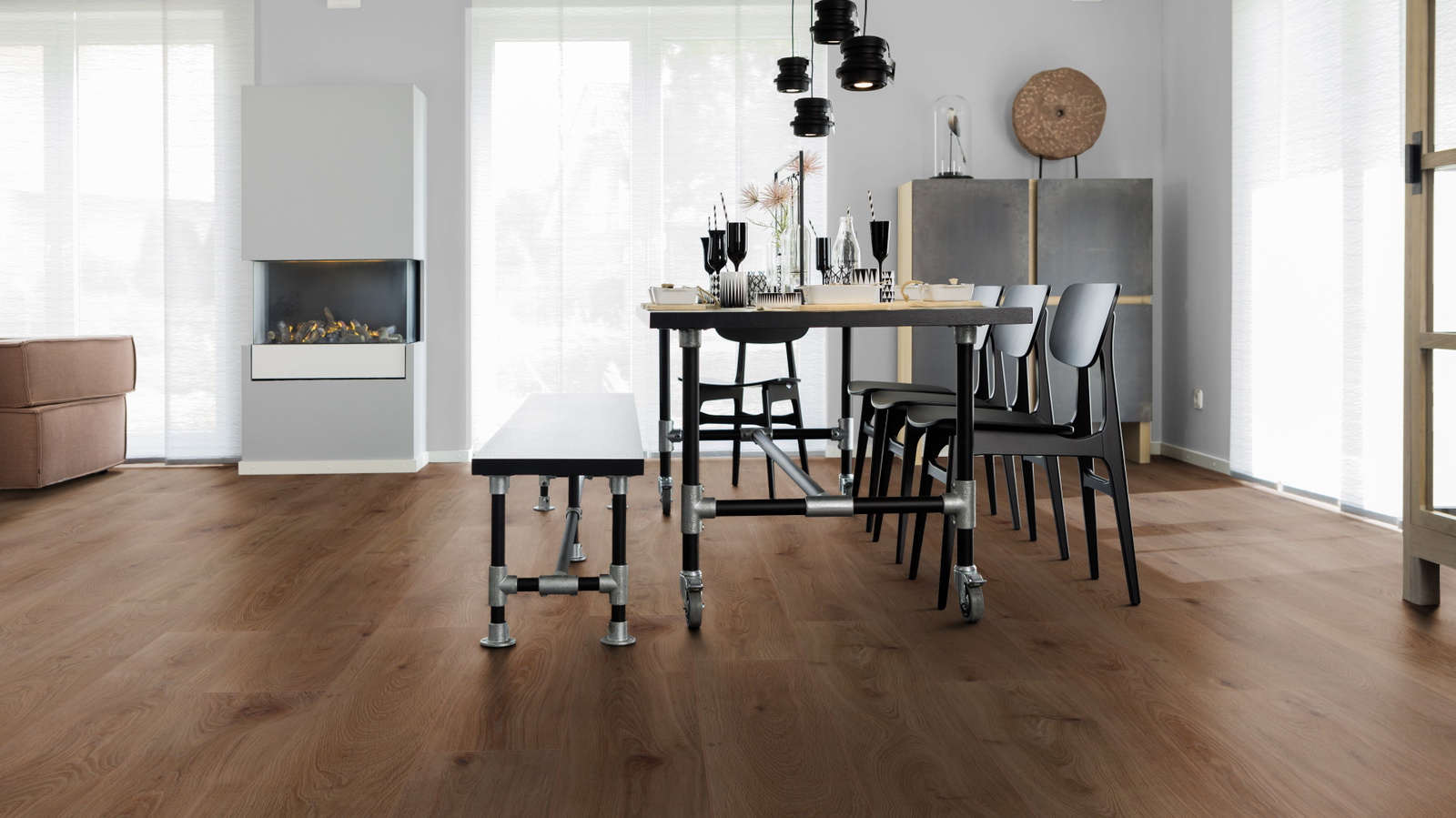 Milieubild Esszimmer mit Kamin - wineo PL312R