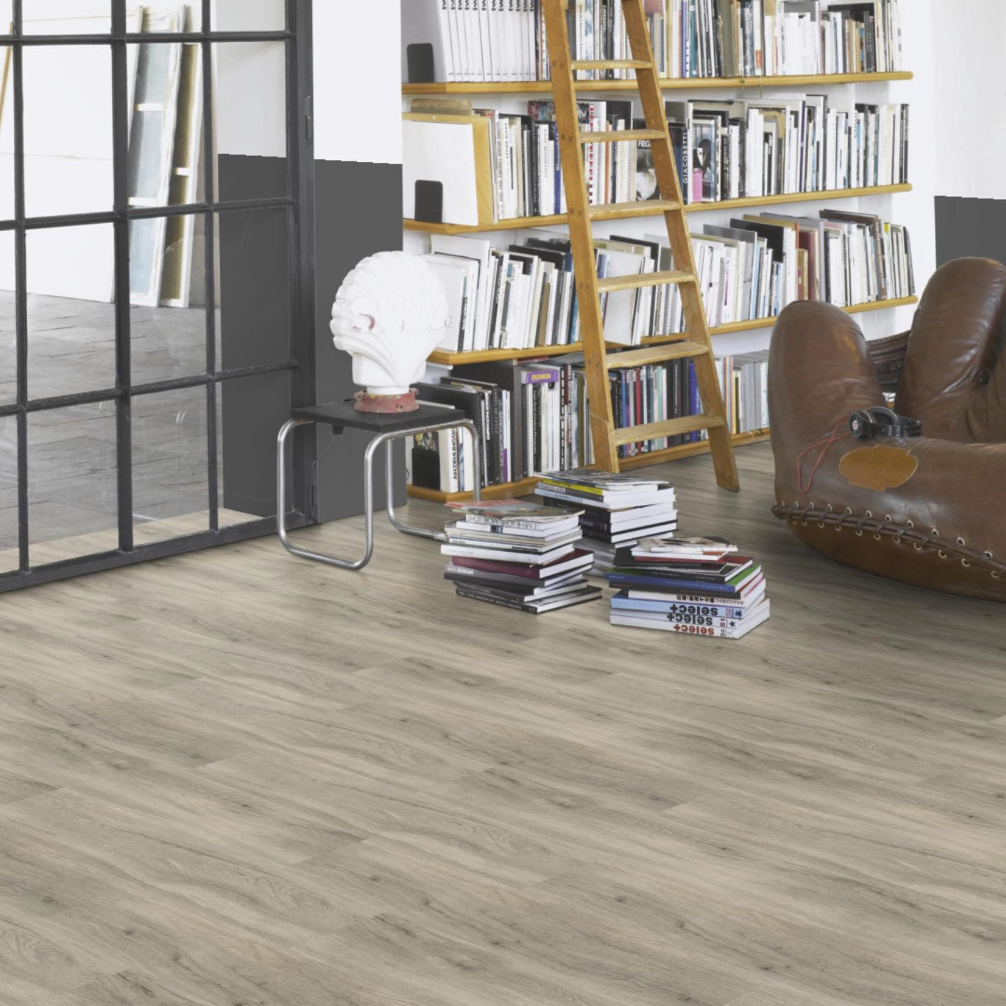 Milieubild Modernes Wohnzimmer mit Atelier - Parador HDF Klick-Vinyl Basic 30 Eiche pastellgrau Milieubild Modernes Wohnzimmer mit Atelier - Parador 1513441