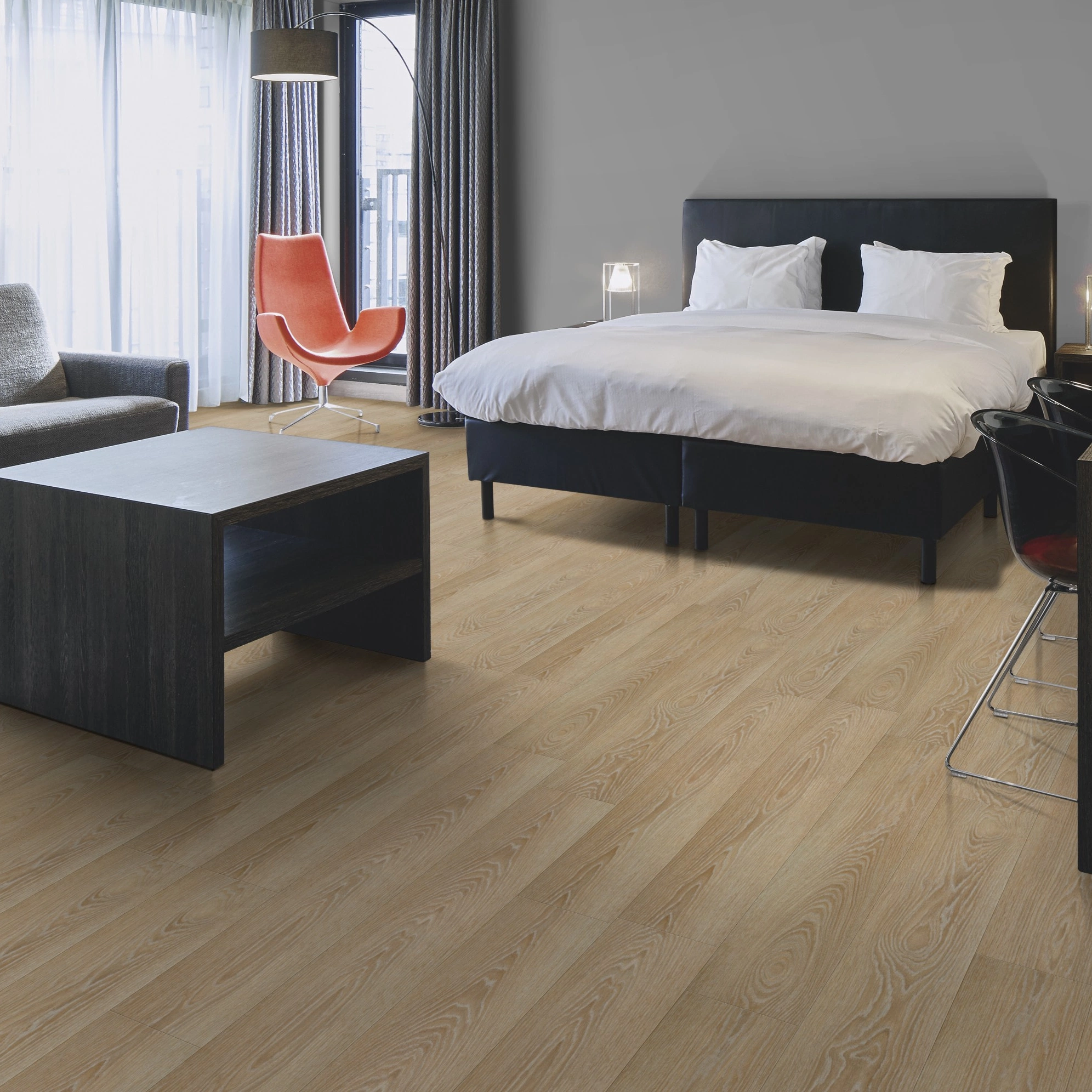 Milieubild Hotelzimmer mit Kingsize-Bett - Forbo Flooring Klebe-Vinyl Allura Dryback 0.55 Wood Blond Timber Milieubild Hotelzimmer mit Kingsize-Bett - Forbo Flooring 220141