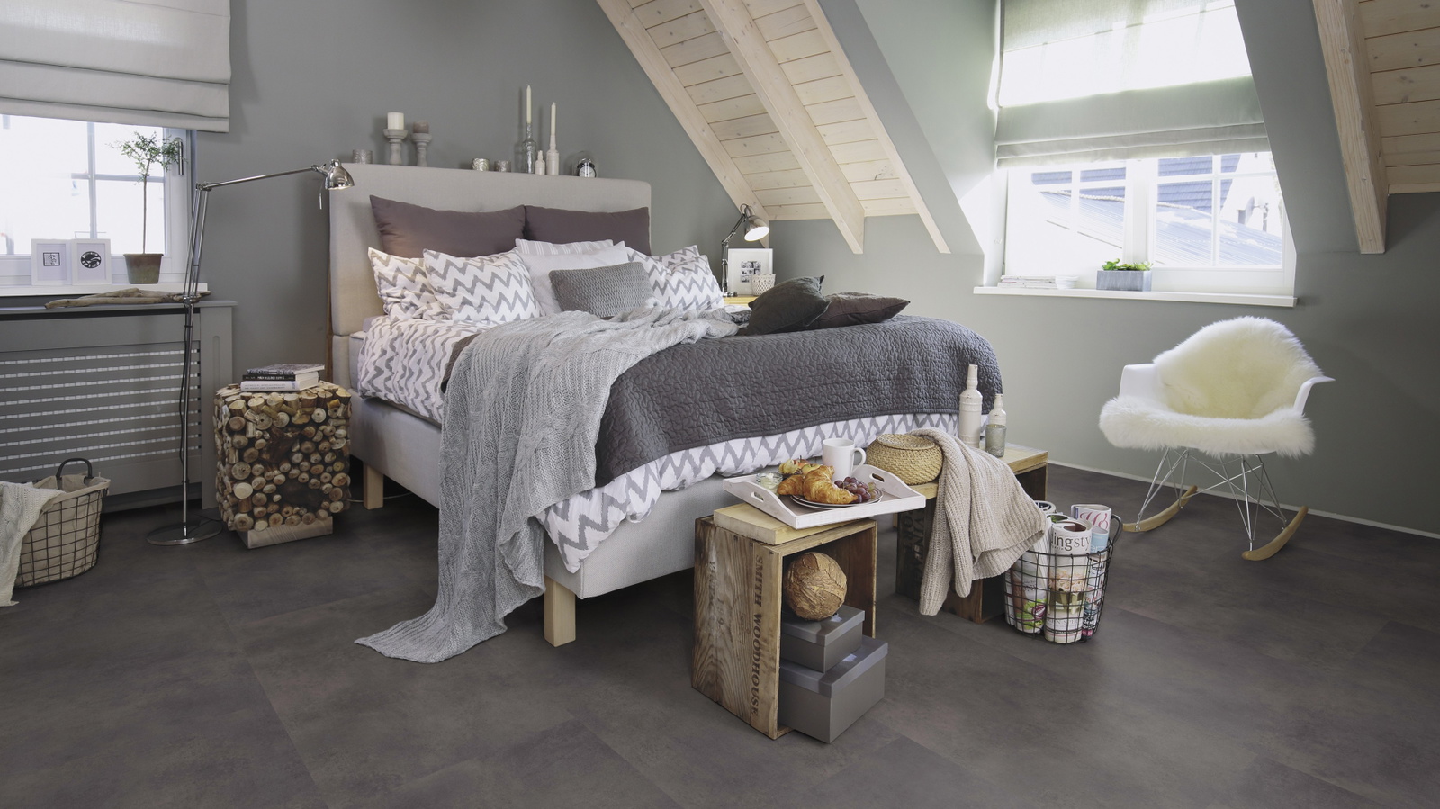 Milieubild Schlafzimmer im modernen Dachgeschoss - wineo PL15400SXL