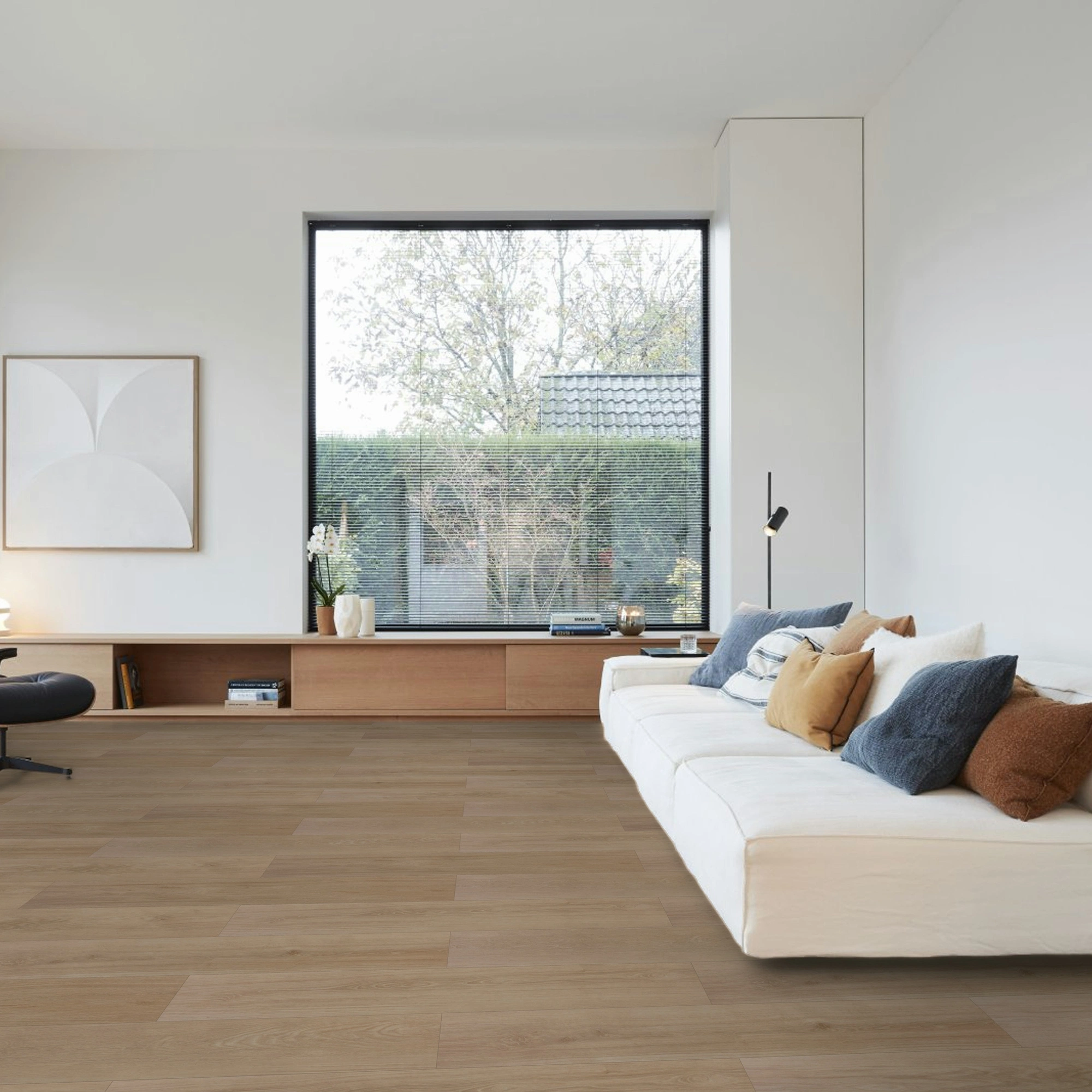 Milieubild Großräumiges Wohnzimmer mit Couch - BerryAlloc Klebe-Vinyl Zenn Gluedown 55 Orlando Milieubild Großräumiges Wohnzimmer mit Couch - BerryAlloc 60002252