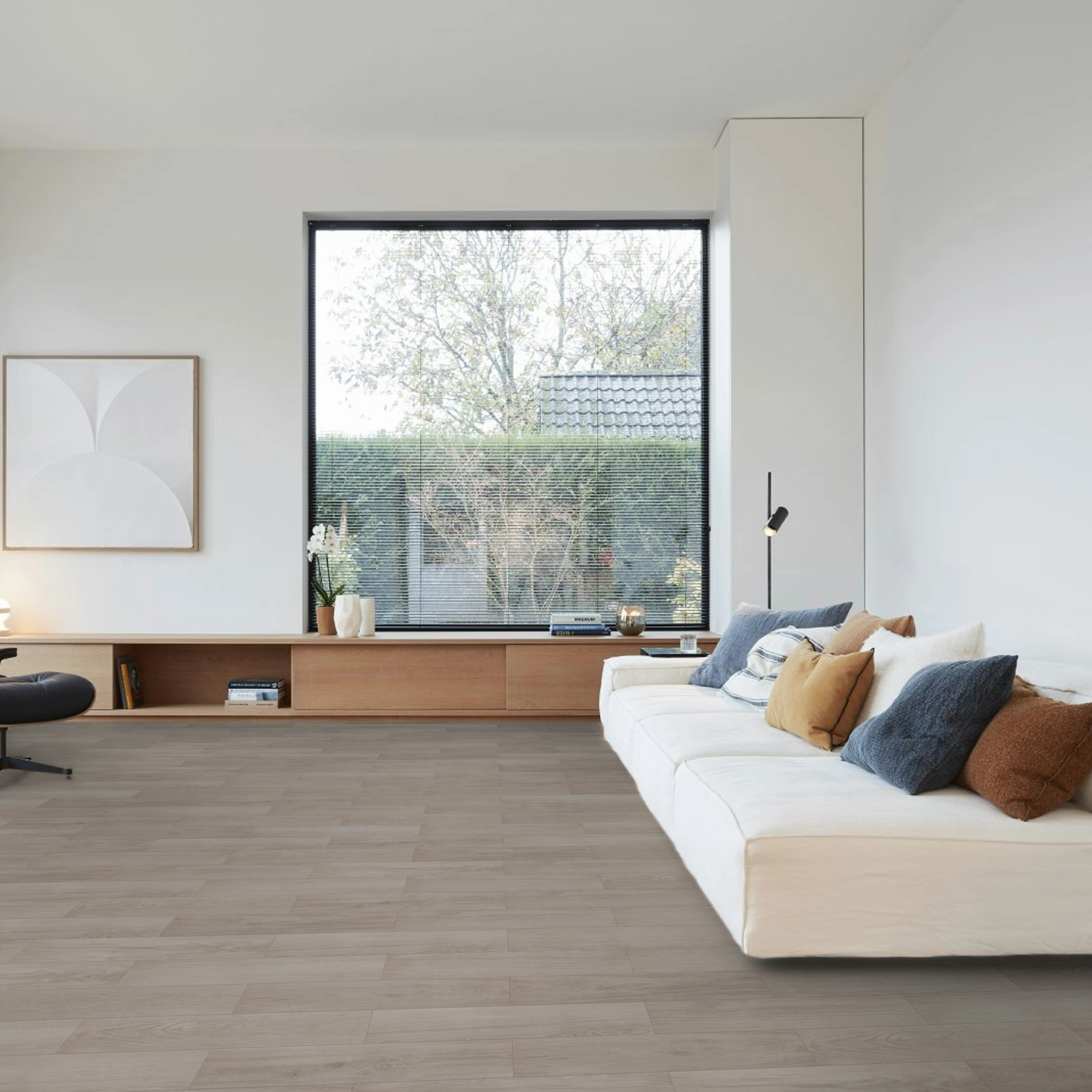 Milieubild Großräumiges Wohnzimmer mit Couch - BerryAlloc Klebe-Vinyl Zenn Gluedown 55 Herringbone Oslo Milieubild Großräumiges Wohnzimmer mit Couch - BerryAlloc 60002265