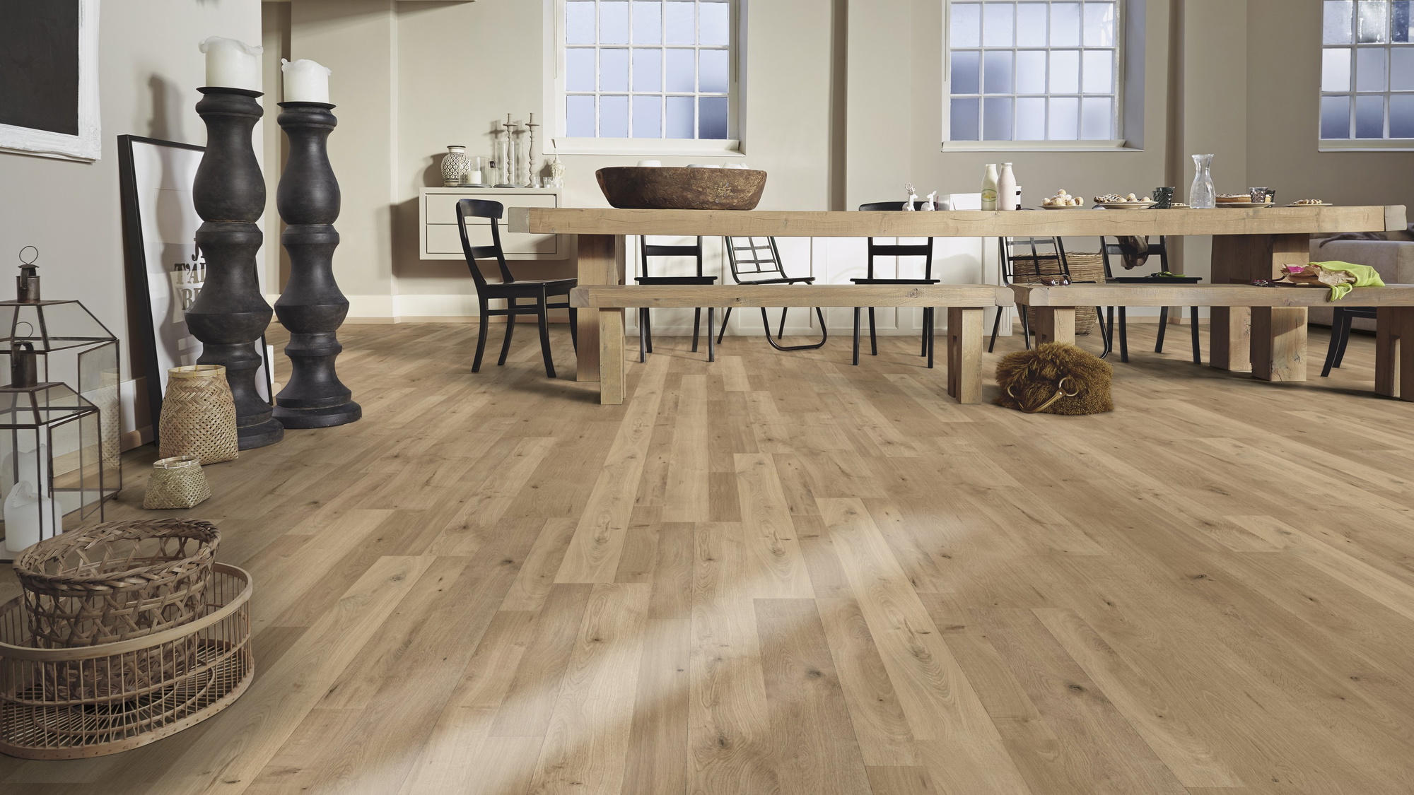 Milieubild Esszimmer mit großem Tisch - MEISTER Laminat LC 55 S Natural Oak Milieubild Esszimmer mit großem Tisch - MEISTER 600013-1288198-06675