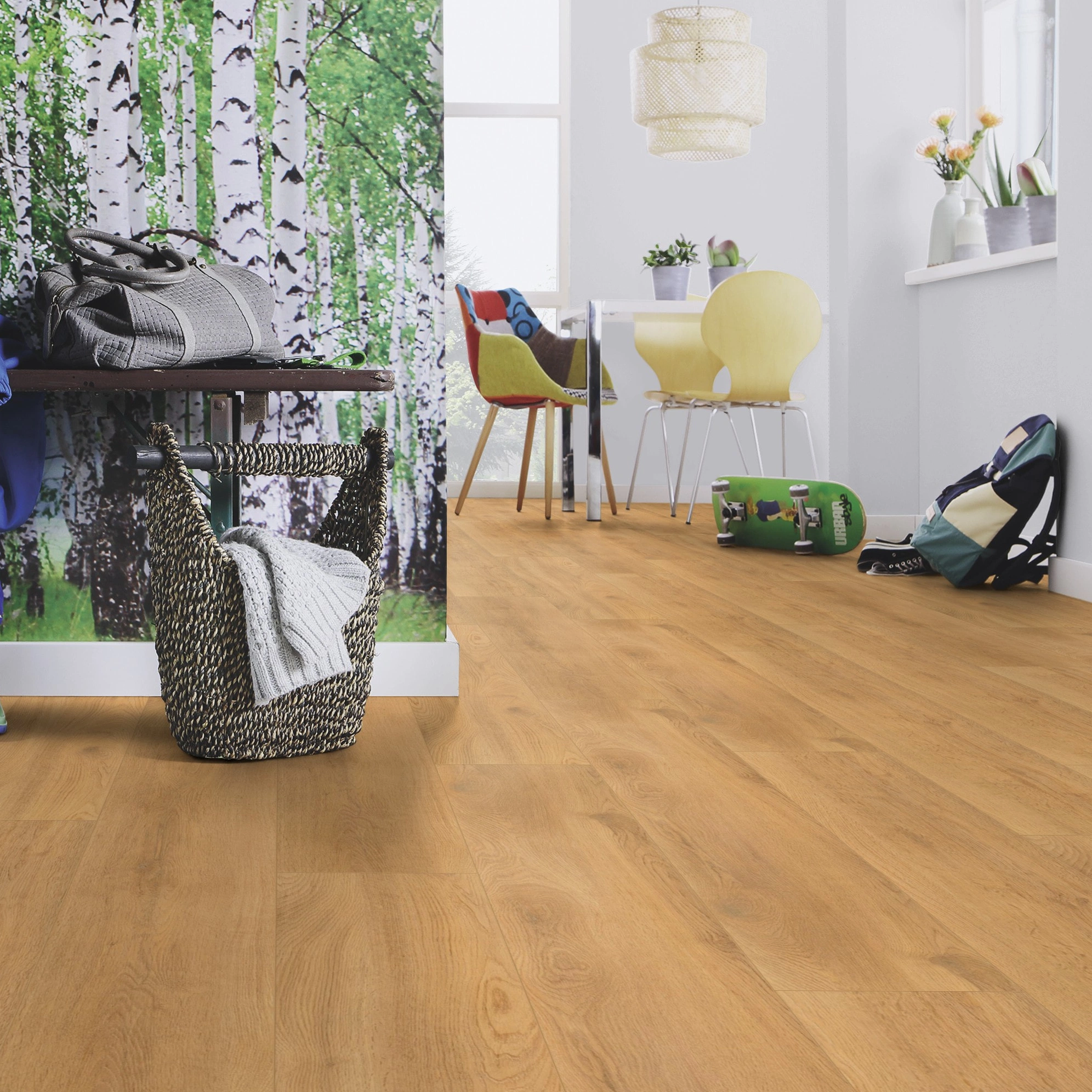 Milieubild Esszimmer mit Flur und Sitzbank - wineo Klick-Bioboden PURLINE wineo 1200 wood XL Let's go Max Milieubild Esszimmer mit Flur und Sitzbank - wineo PLC270R