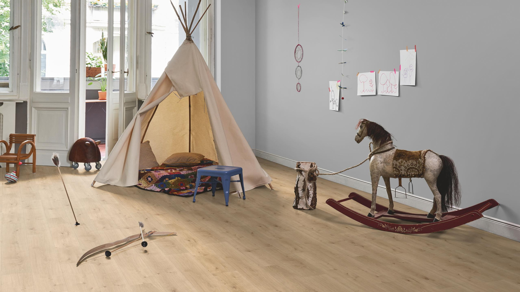 Milieubild Kinderzimmer in Stadtwohnung - Parador HDF Klick-Designboden Modular ONE Eiche Pure hell Milieubild Kinderzimmer in Stadtwohnung - Parador 1730767