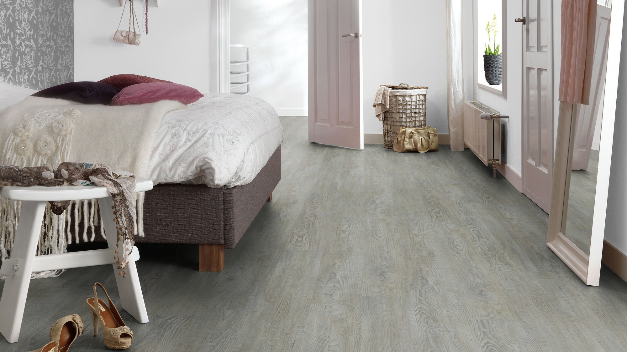Milieubild Schlafzimmer mit Hocker - Forbo Flooring 217636