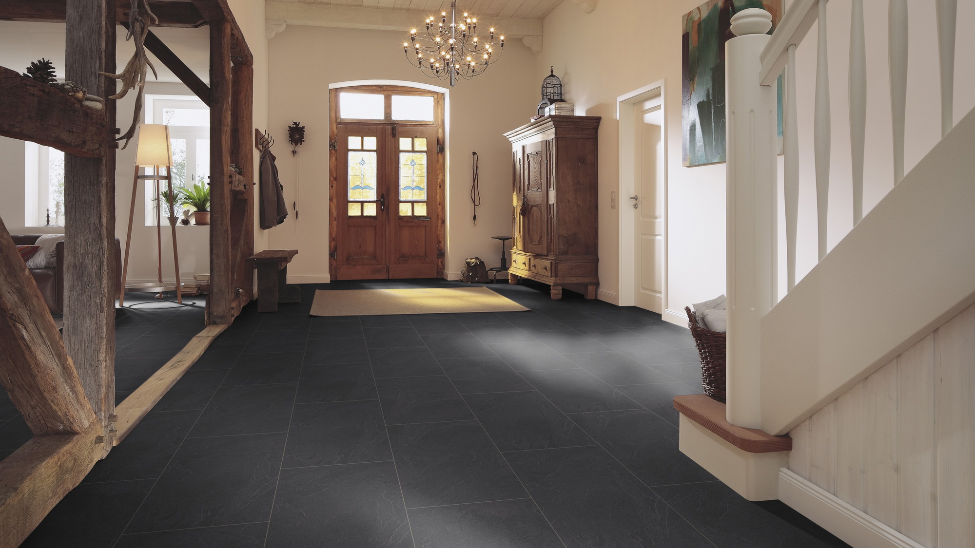 Milieubild Eingangsbereich mit Flur im Landhaus-Stil - MEISTER Laminat LB 150 Schiefer anthrazit Milieubild Eingangsbereich mit Flur im Landhaus-Stil - MEISTER 600003-0857398-06137