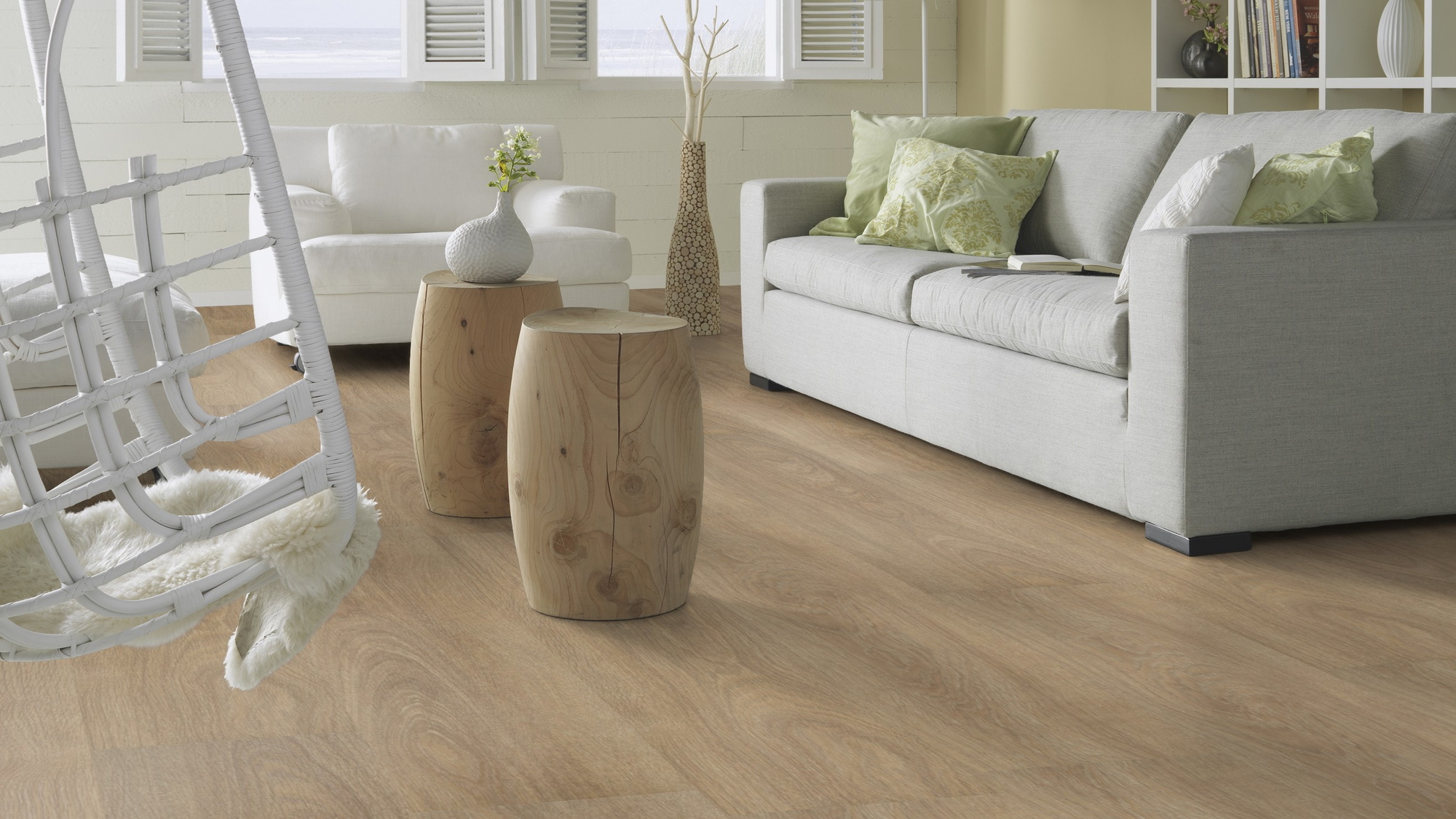 Milieubild Modernes, freundliches Wohnzimmer mit Sofa - Forbo Flooring 220108