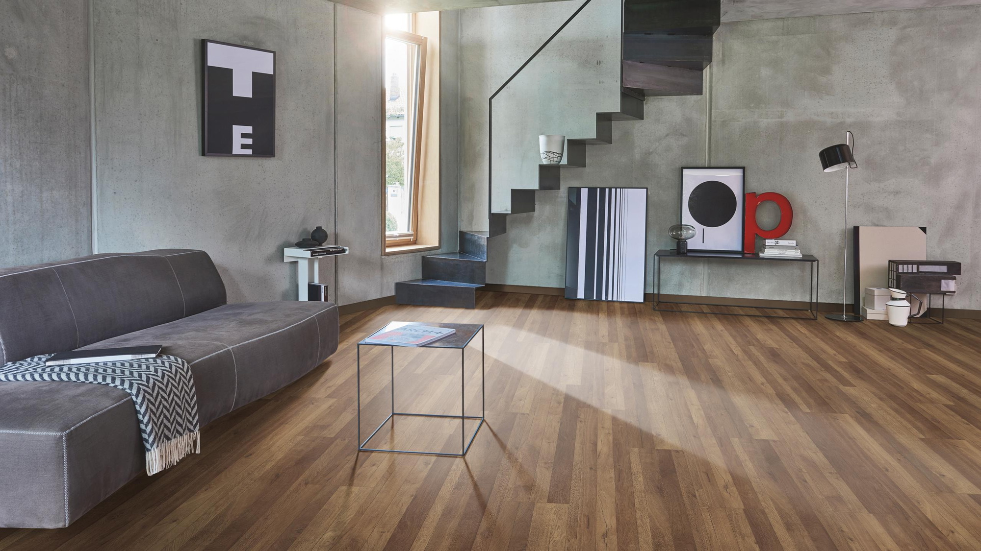 Milieubild Wohnzimmer im modernen Loft-Stil - Parador HDF Klick-Designboden Modular ONE Eiche Linea antik Milieubild Wohnzimmer im modernen Loft-Stil - Parador 1744551