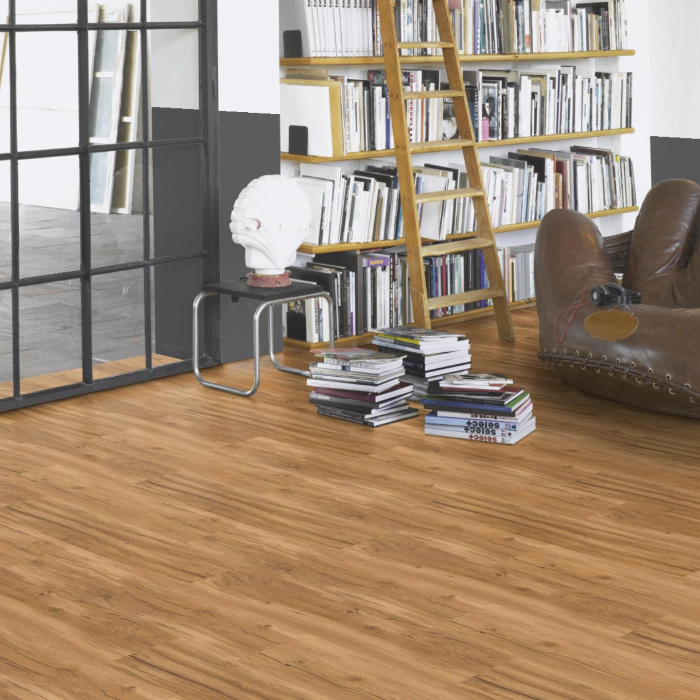 Milieubild Modernes Wohnzimmer mit Atelier - Parador Klebe-Vinyl Classic 2025 Eiche Memory natur Milieubild Modernes Wohnzimmer mit Atelier - Parador 1748871