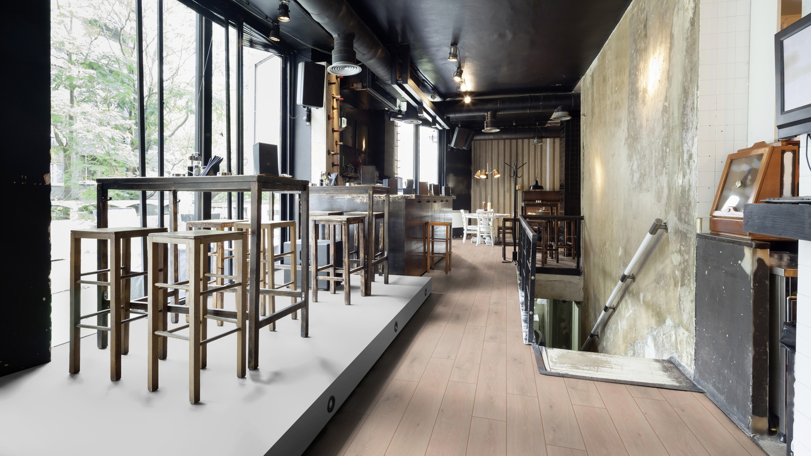 Milieubild Restaurant - Bar mit Tischen und Hockern - wineo PLC309R