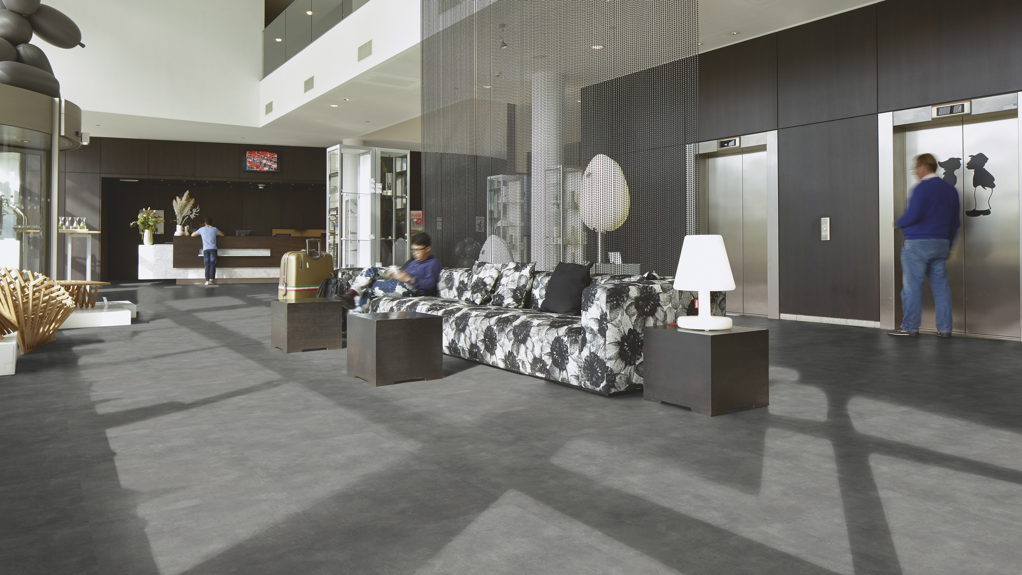 Milieubild Hotellobby mit Rezeption - Forbo Flooring 220178