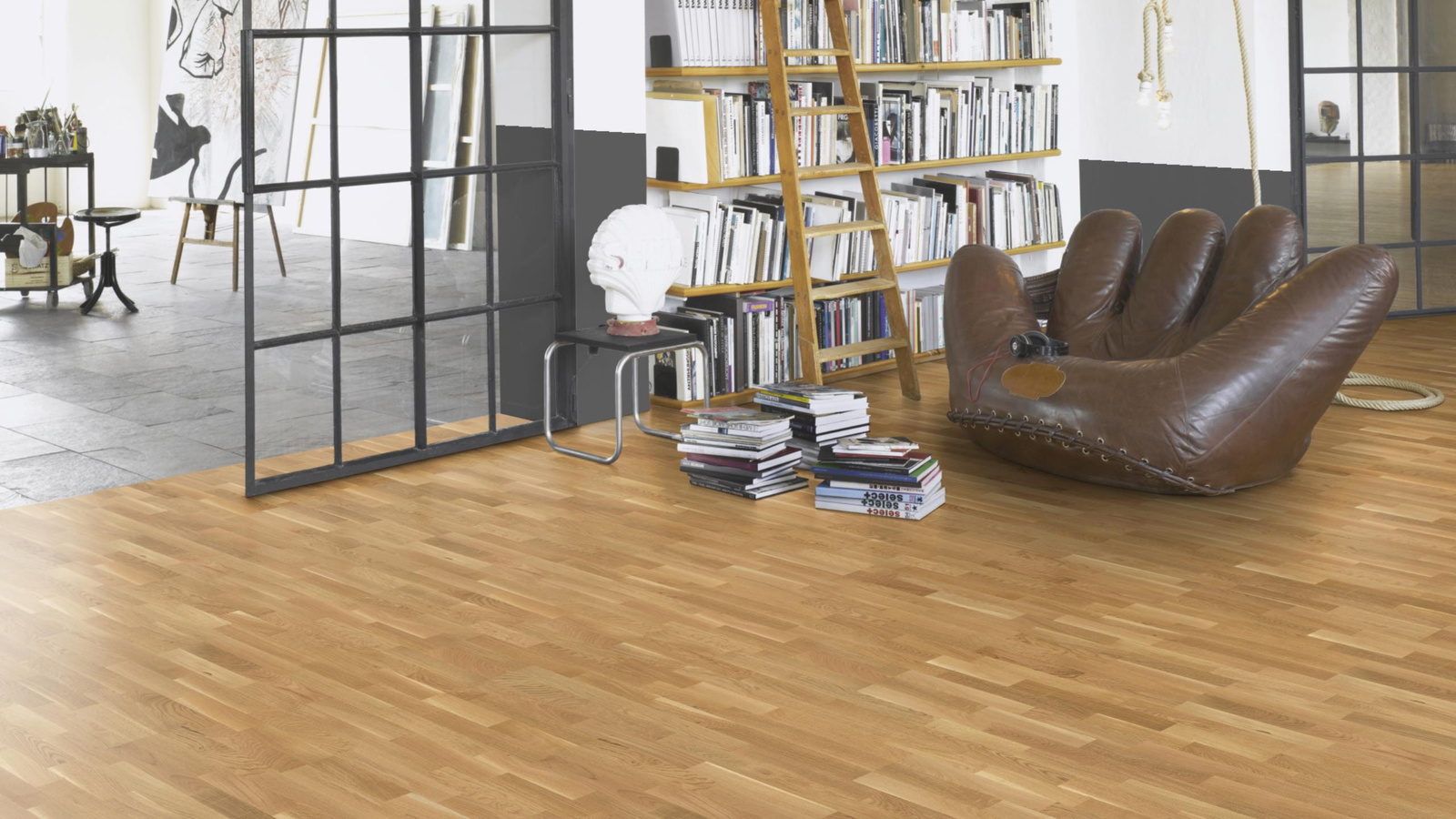 Milieubild Modernes Wohnzimmer mit Atelier - Parador 1247126