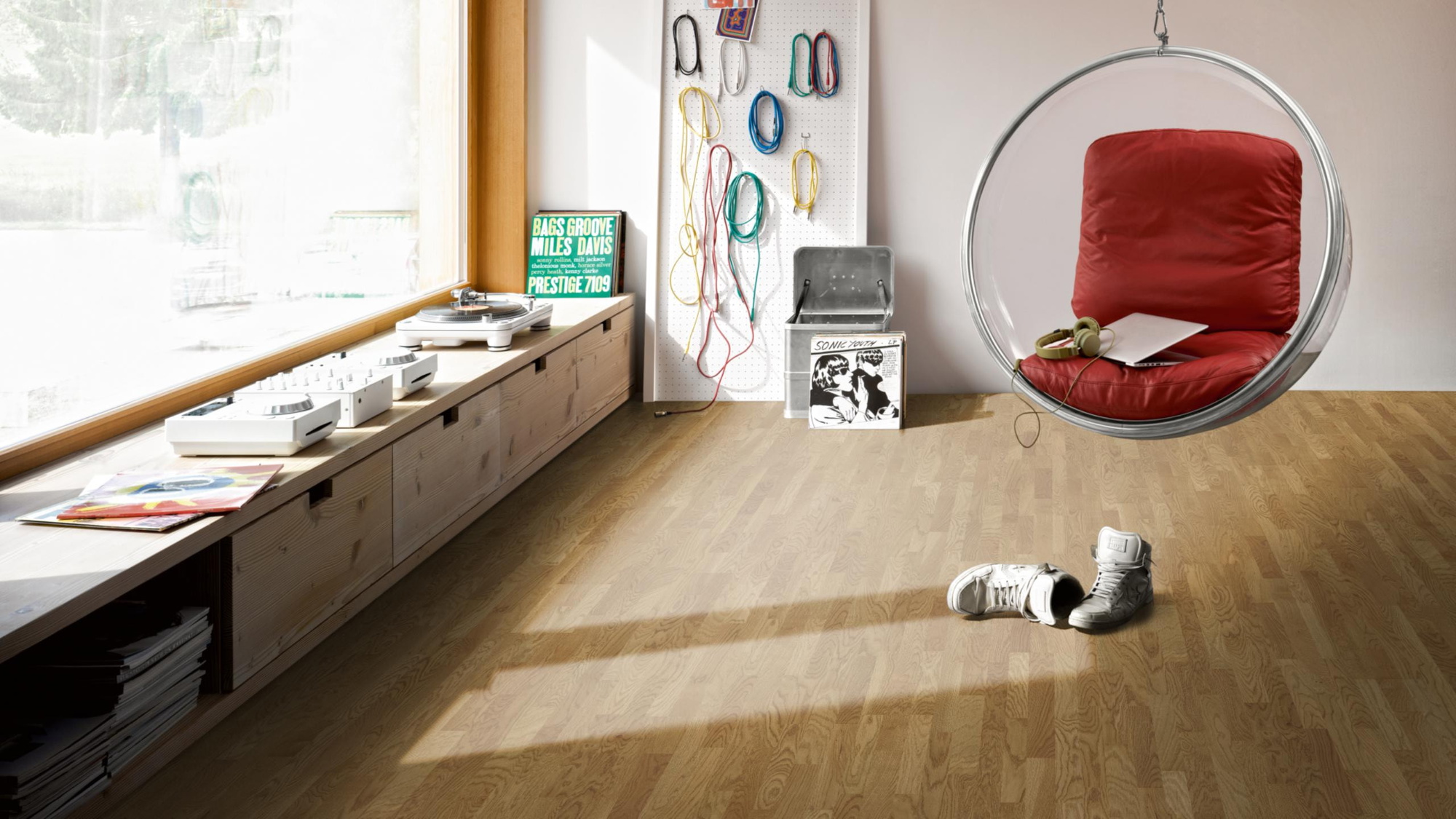 Milieubild Musikzimmer mit Plattenspieler - Parador Parkett Classic 3025 Eiche Malbec natur Milieubild Musikzimmer mit Plattenspieler - Parador 1748908