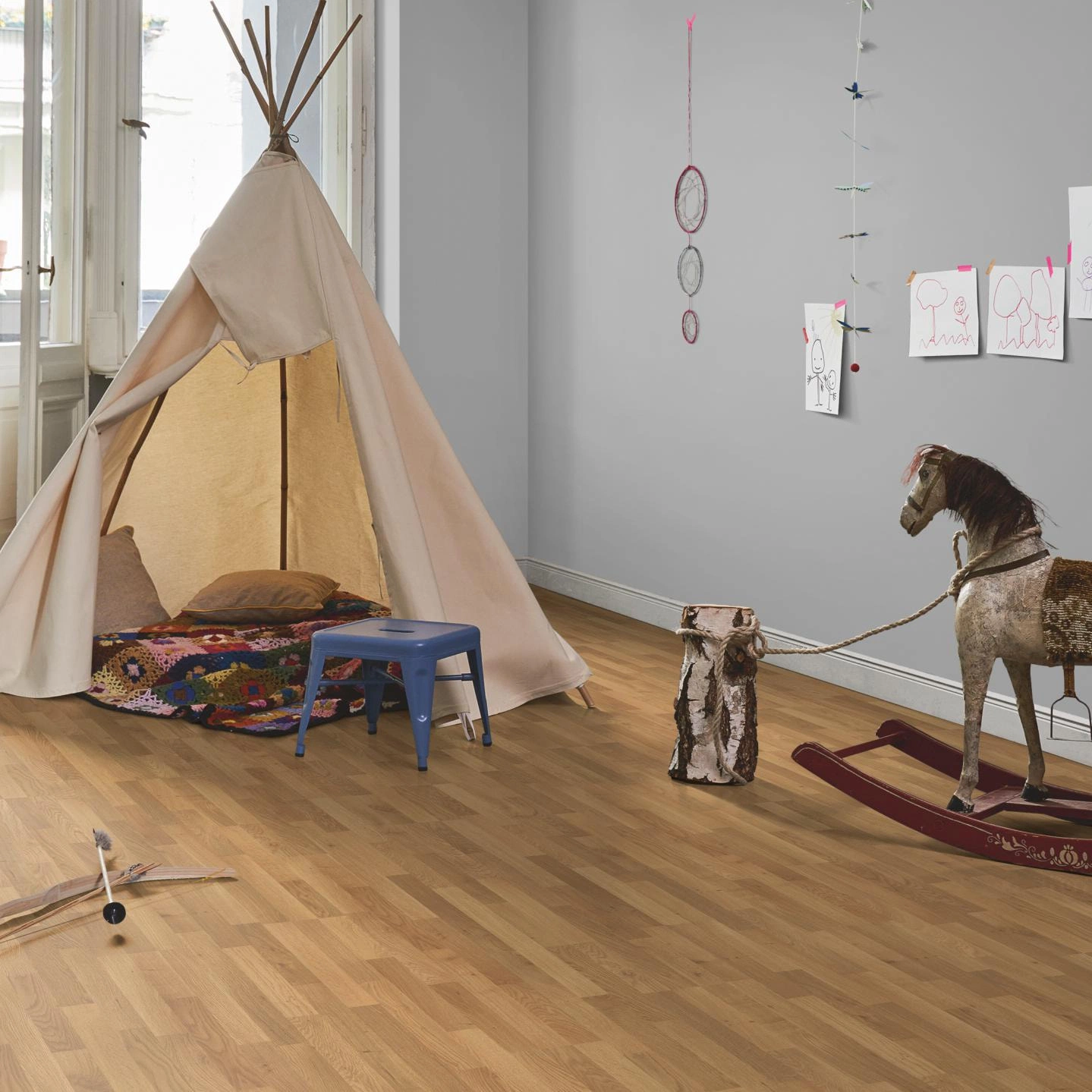 Milieubild Kinderzimmer in Stadtwohnung - Parador Laminat Basic 400 Eiche Natur Milieubild Kinderzimmer in Stadtwohnung - Parador 1593812
