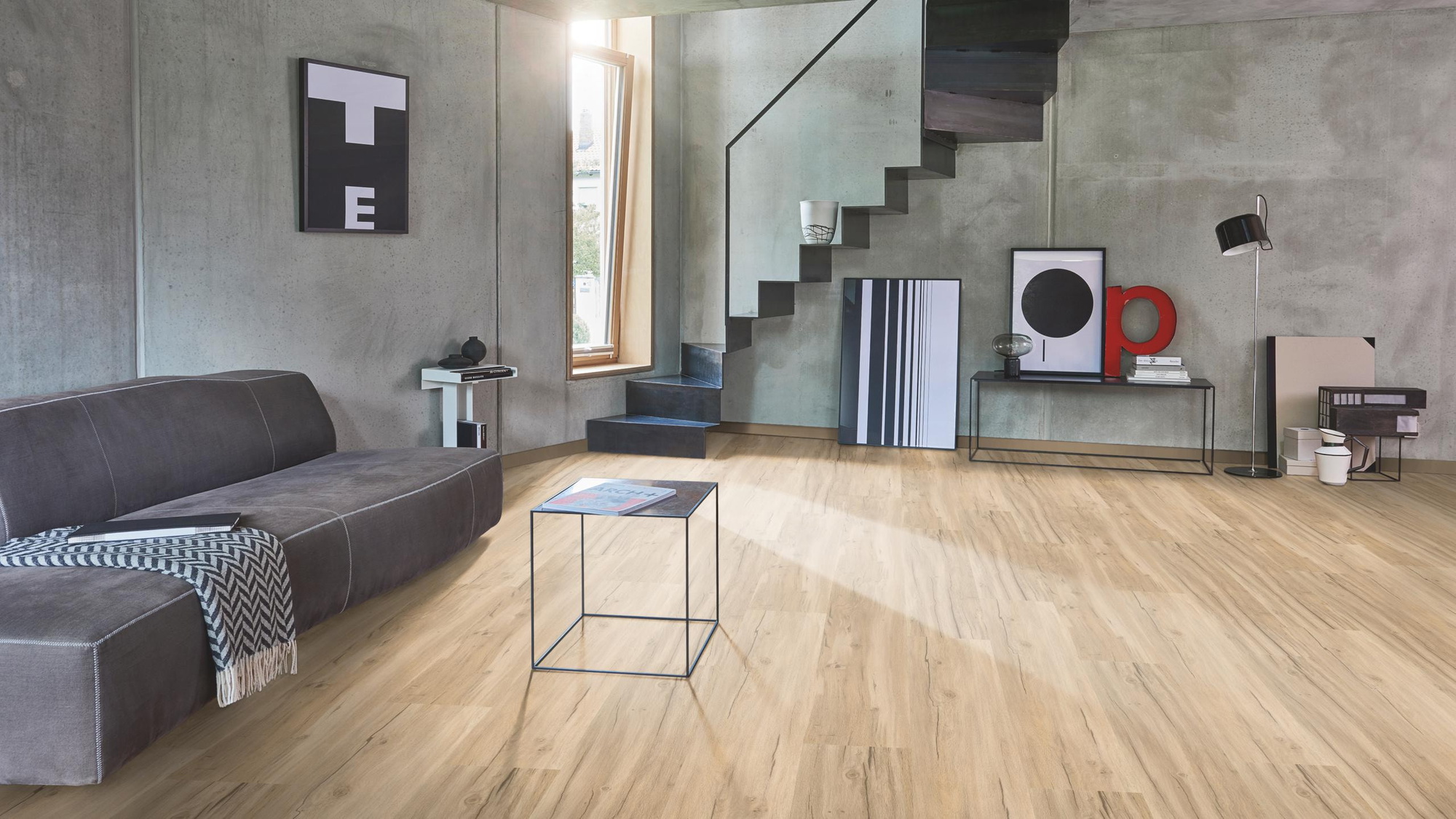 Milieubild Wohnzimmer im modernen Loft-Stil - Parador HDF Klick-Vinyl Basic 30 Eiche Memory geschliffen Milieubild Wohnzimmer im modernen Loft-Stil - Parador 1730621