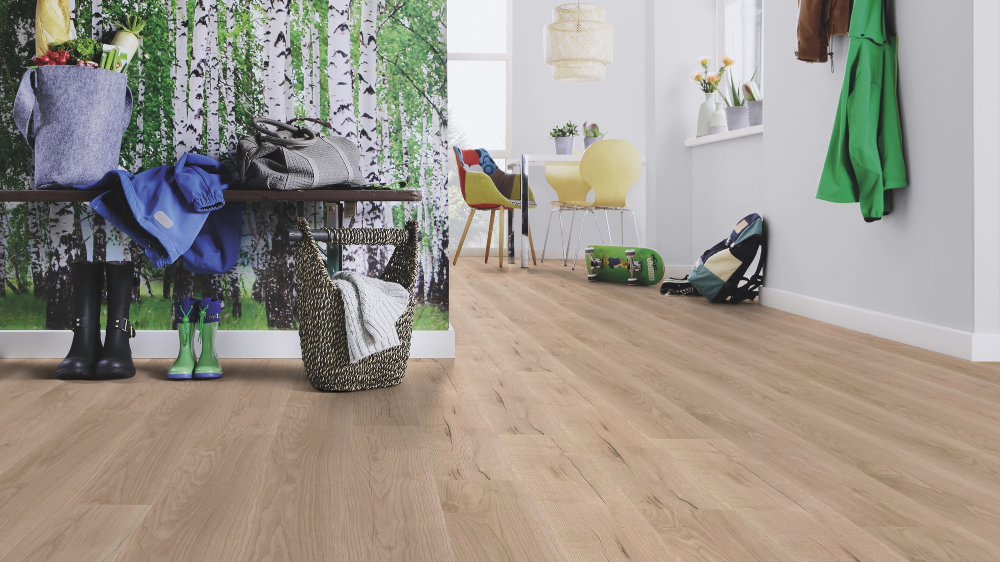 Milieubild Esszimmer mit Flur und Sitzbank - wineo HDF Klick-Bioboden PURLINE wineo 1000 wood L Comfort Oak Sand Milieubild Esszimmer mit Flur und Sitzbank - wineo MLP298R