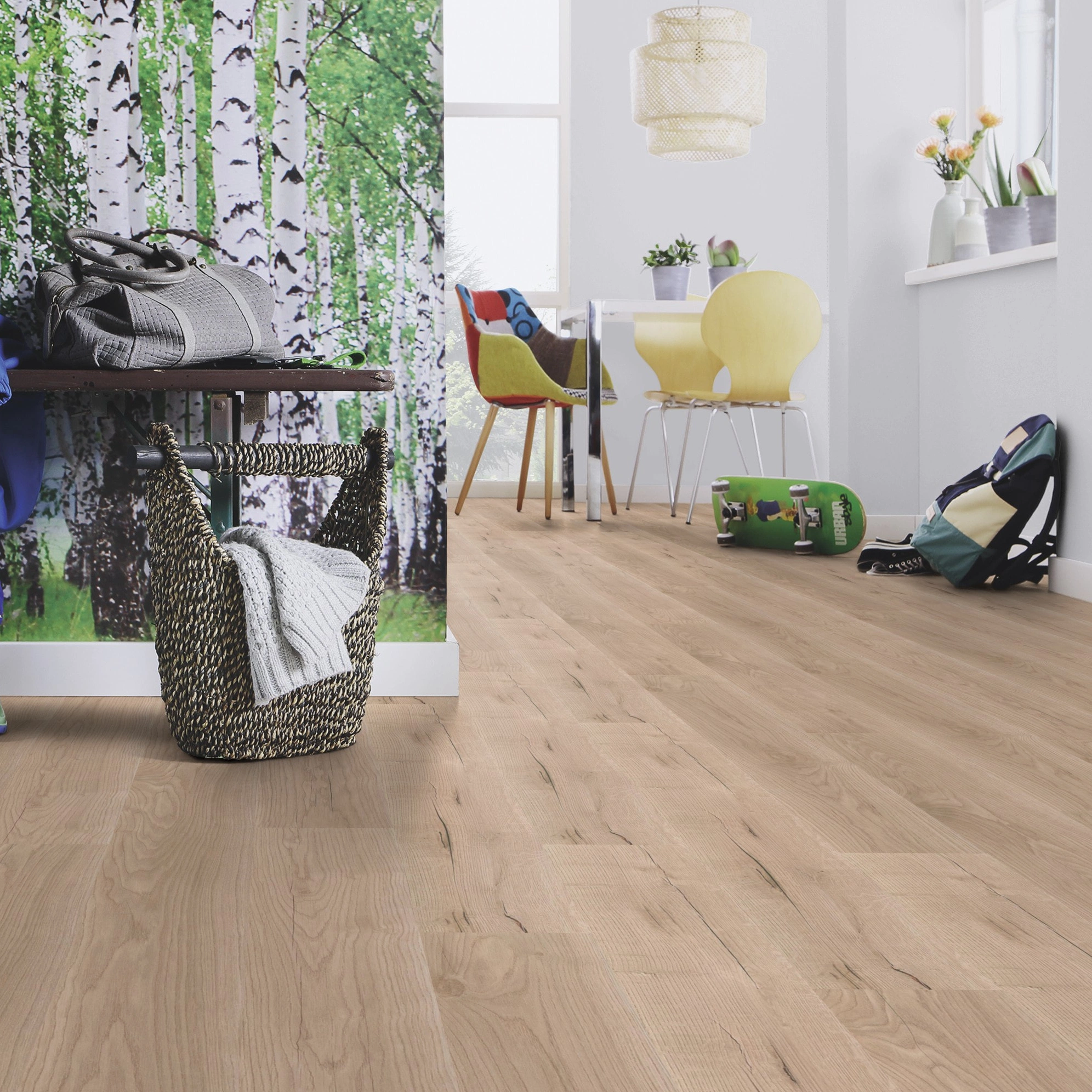 Milieubild Esszimmer mit Flur und Sitzbank - wineo HDF Klick-Bioboden PURLINE wineo 1000 wood L Comfort Oak Sand Milieubild Esszimmer mit Flur und Sitzbank - wineo MLP298R