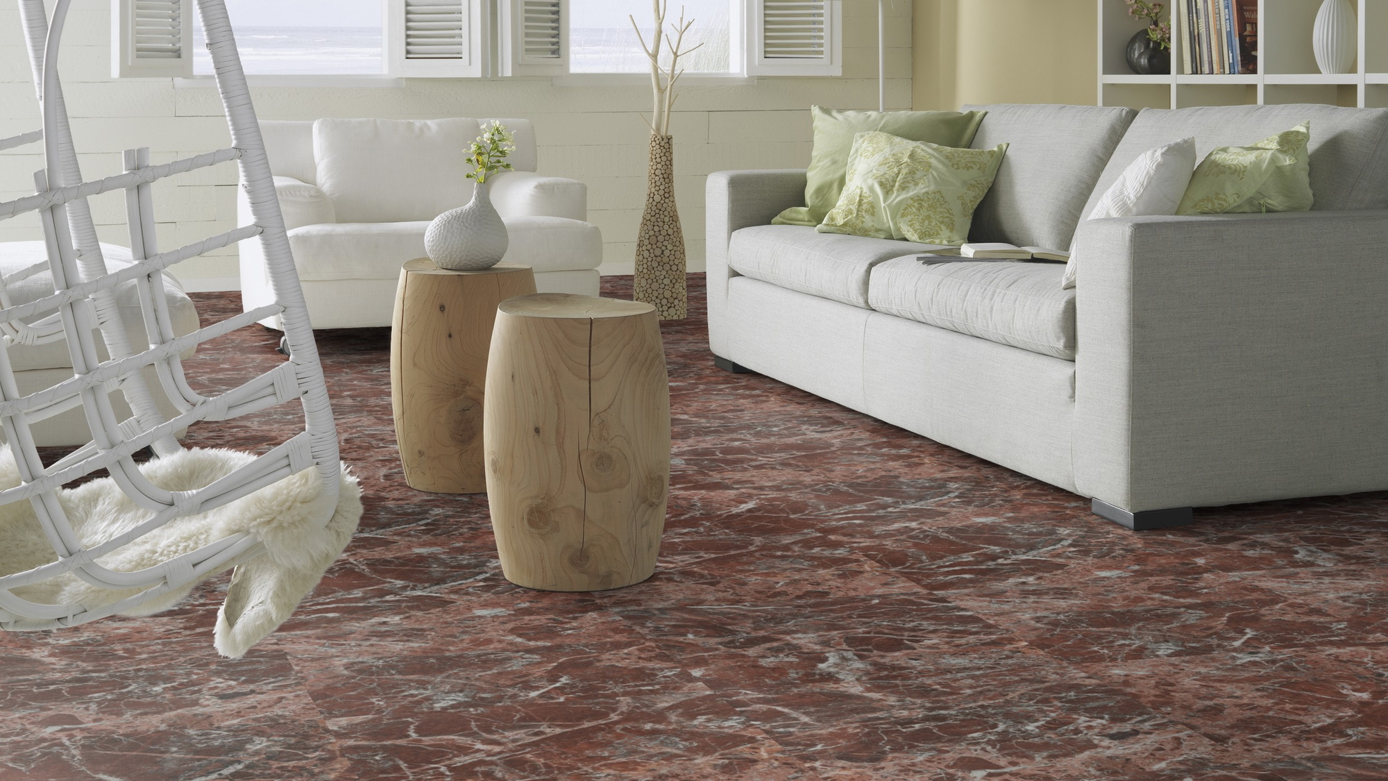 Milieubild Modernes, freundliches Wohnzimmer mit Sofa - Forbo Flooring Klebe-Vinyl Allura Dryback 0.55 Material Terra Marble Milieubild Modernes, freundliches Wohnzimmer mit Sofa - Forbo Flooring 243647