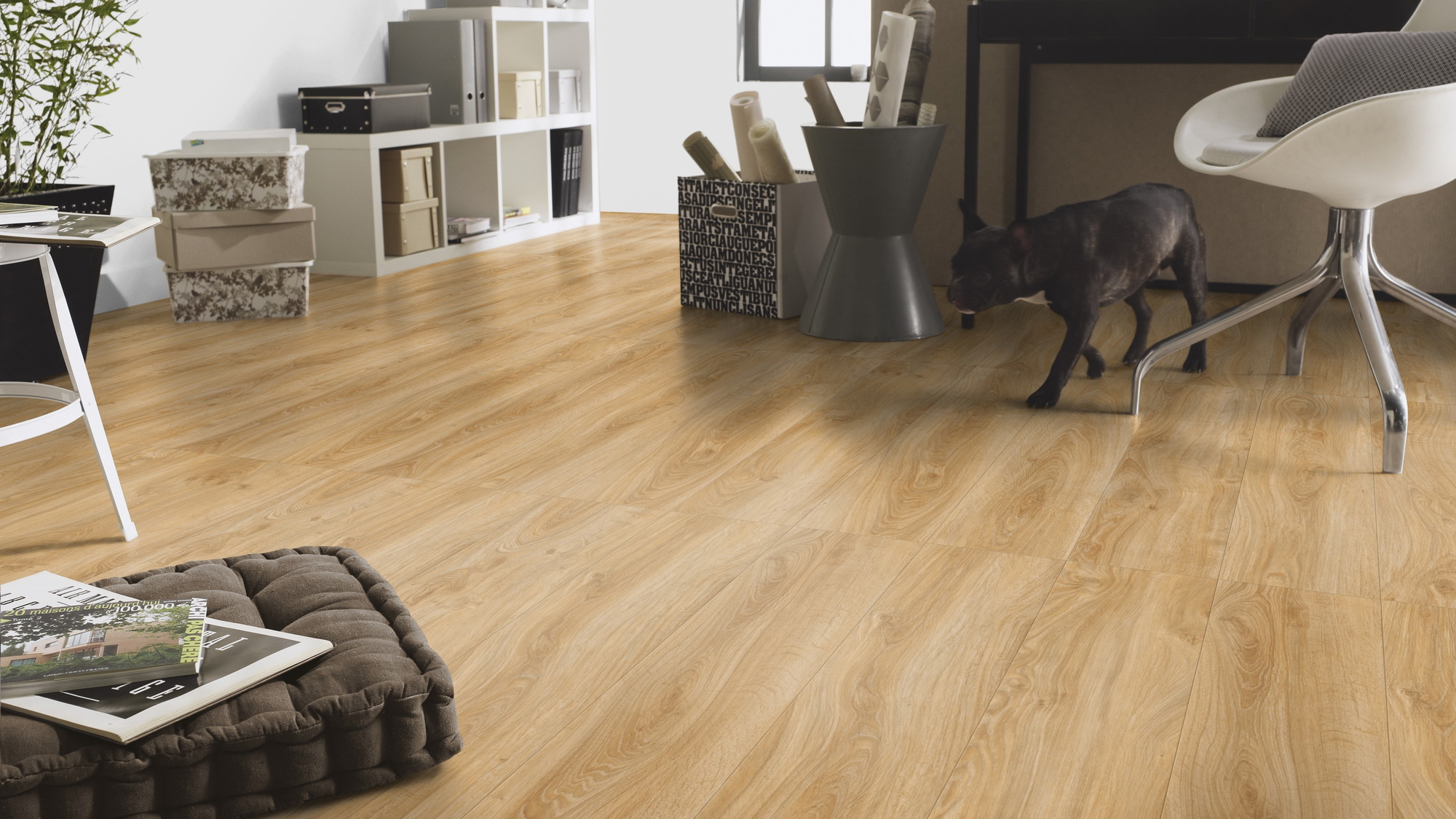 Milieubild Homeoffice mit Hund - Tarkett Klebe-Vinyl iD Inspiration 55 CLASSICS English Oak Classical Milieubild Homeoffice mit Hund - Tarkett 24513008