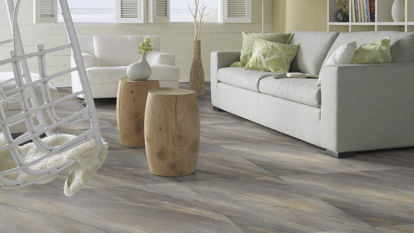 Milieubild Modernes, freundliches Wohnzimmer mit Sofa - Forbo Flooring 243669