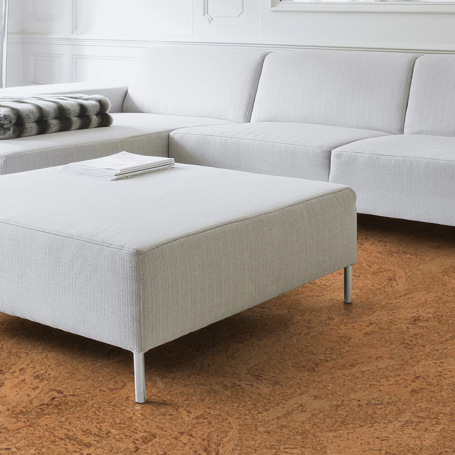 Milieubild Wohnzimmer mit Couch - Nahansicht - Wicanders Wise HDF Klick-Korkboden cork Essence Originals Accent Milieubild Wohnzimmer mit Couch - Nahansicht - Wicanders Wise 80002243