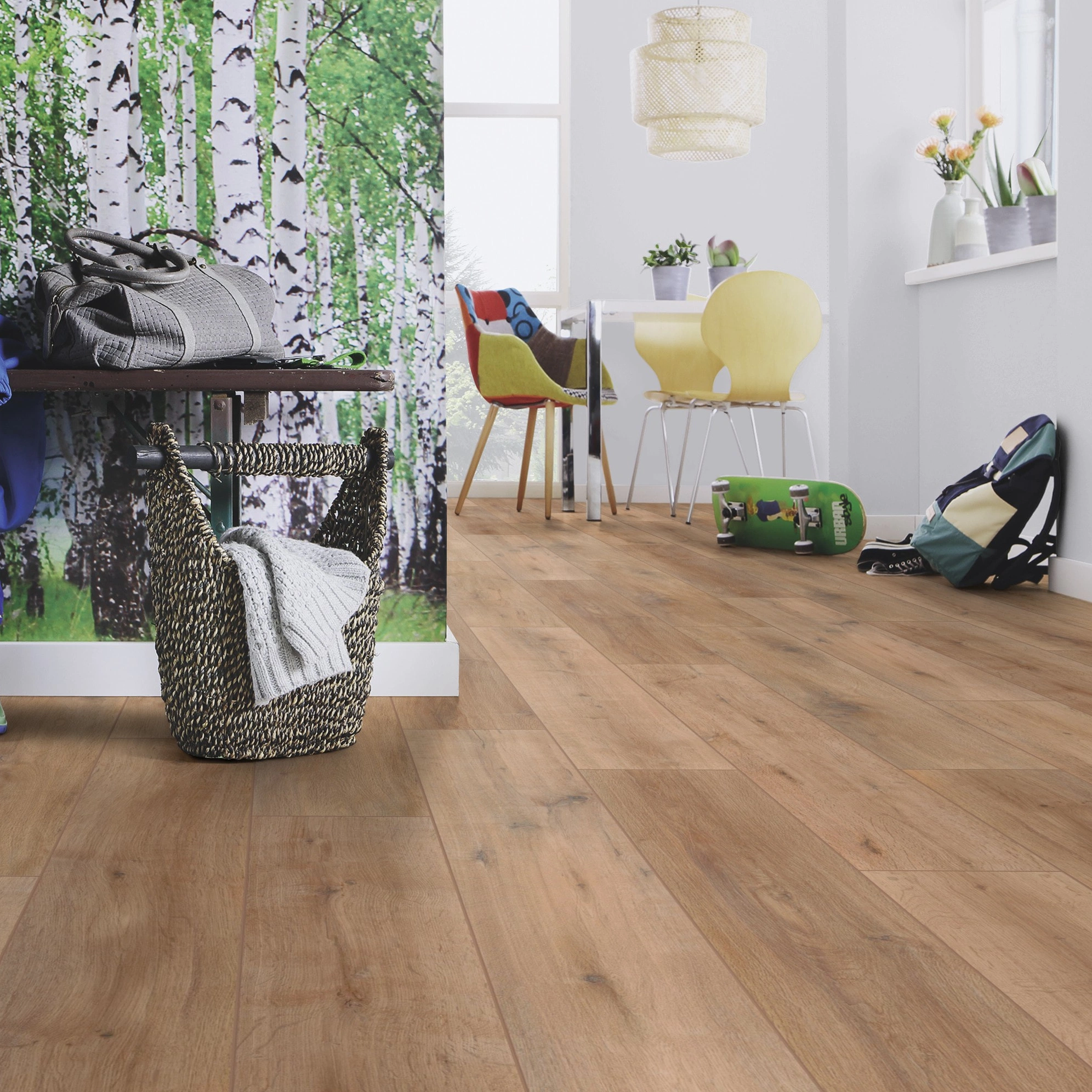 Milieubild Esszimmer mit Flur und Sitzbank - wineo Klebe-Bioboden PURLINE wineo 1000 wood XL Rustic Oak Ginger Milieubild Esszimmer mit Flur und Sitzbank - wineo PL314R