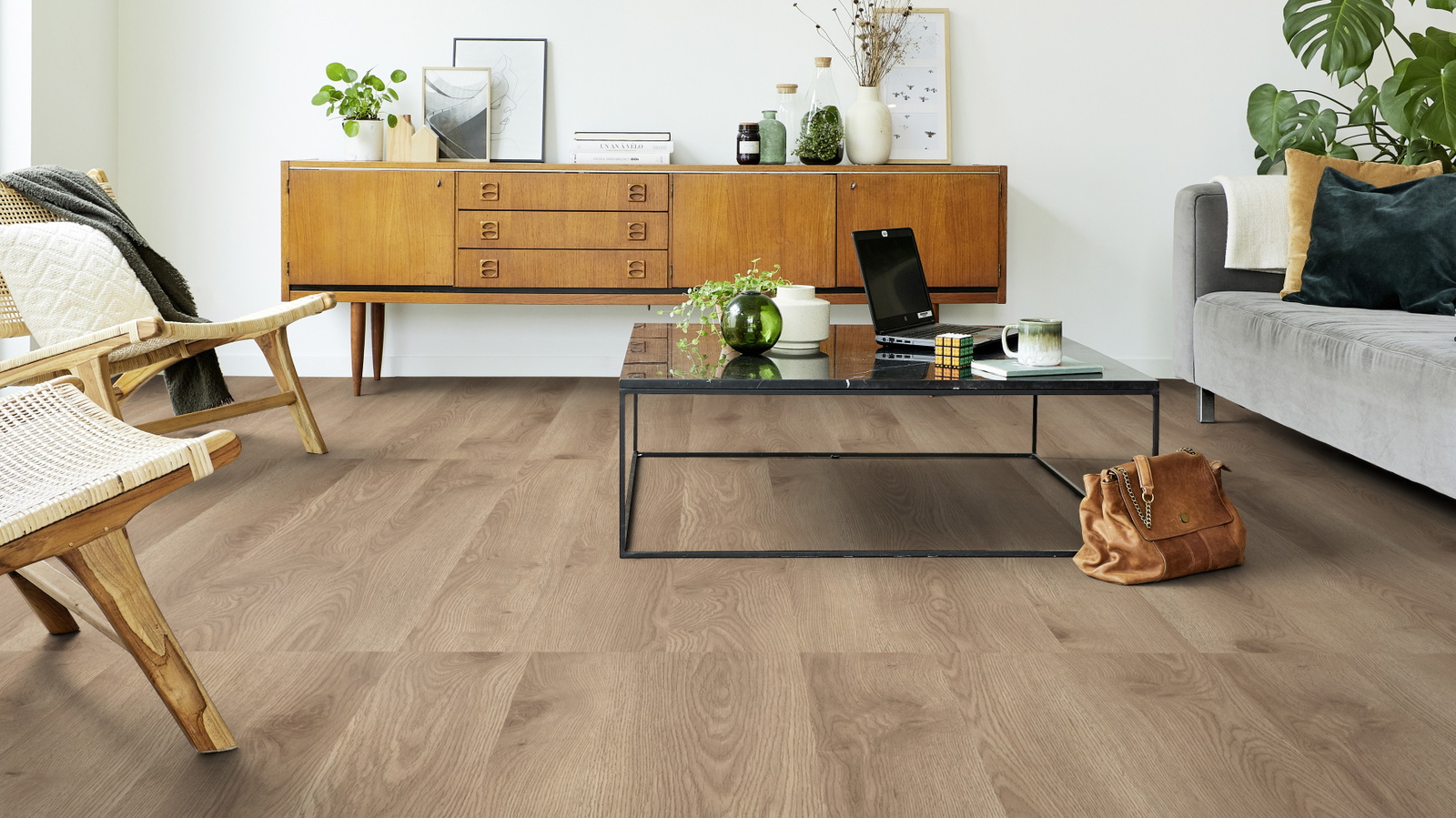 Milieubild Wohnzimmer mit Sideboard - Tarkett 24513019