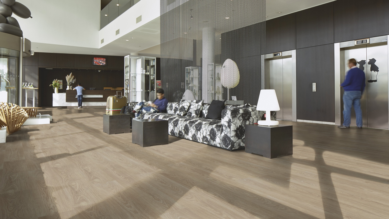 Milieubild Hotellobby mit Rezeption - Forbo Flooring 243620