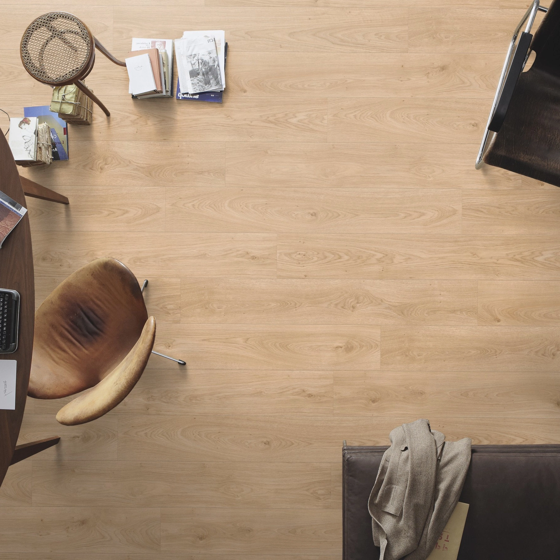 Milieubild Büro mit ovalem Tisch - Draufsicht - Meister Laminat LD 150 Eiche relax pure Milieubild Büro mit ovalem Tisch - Draufsicht - Meister 600017-1288198-07113