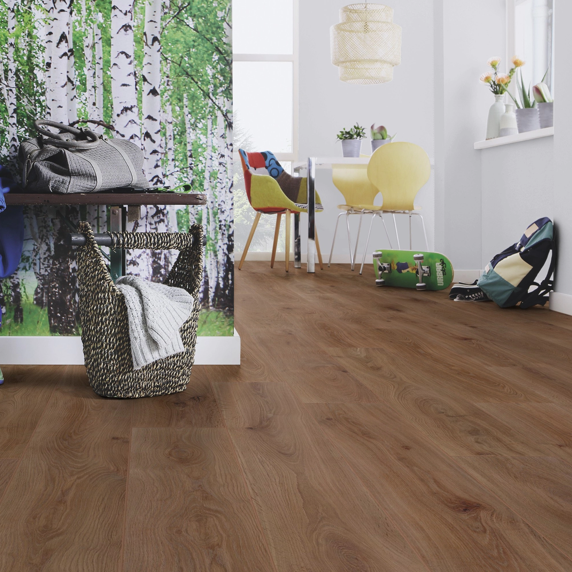 Milieubild Esszimmer mit Flur und Sitzbank - wineo Klebe-Bioboden PURLINE wineo 1000 wood XL Noble Oak Chocolate Milieubild Esszimmer mit Flur und Sitzbank - wineo PL312R