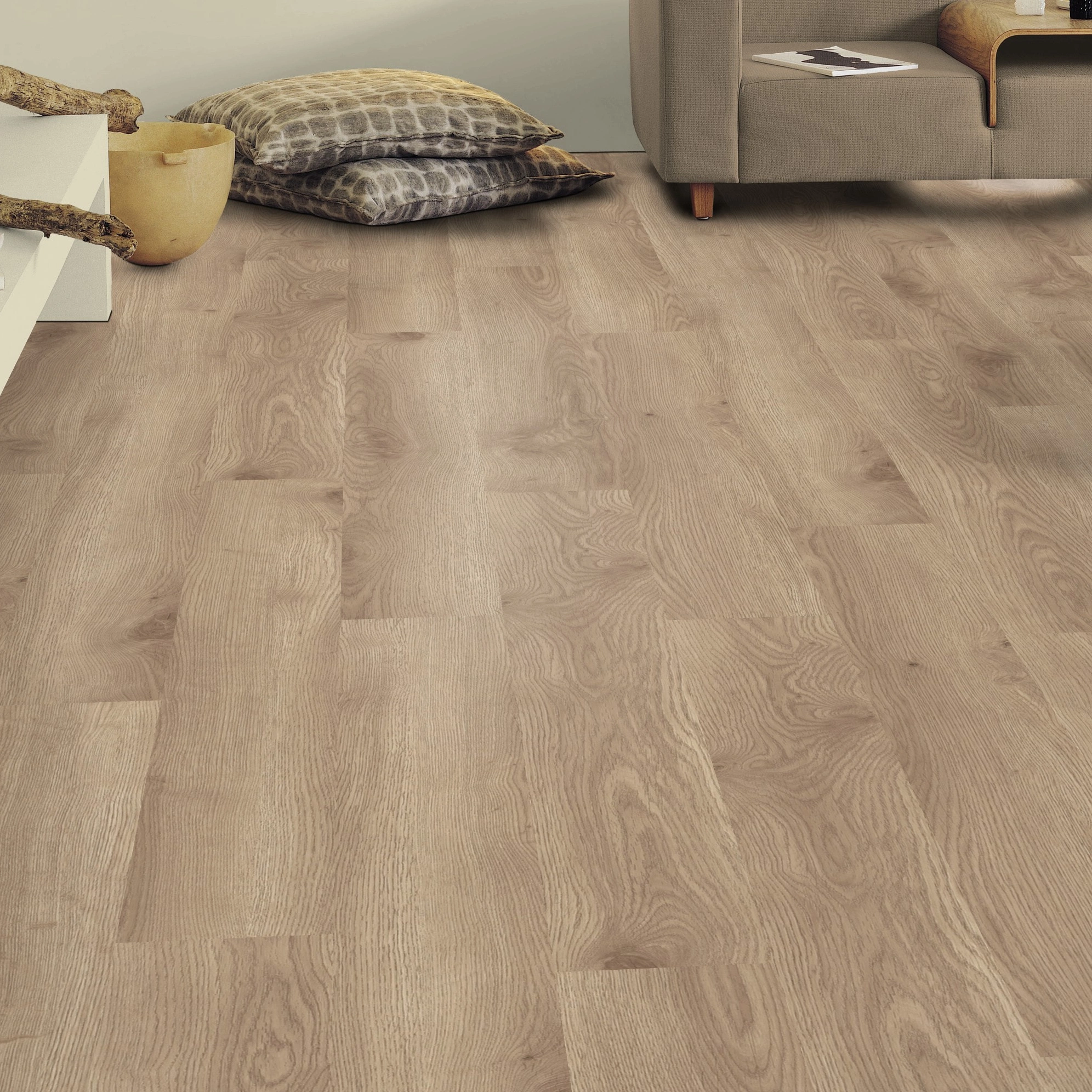 Milieubild Wohnzimmer mit Sideboard - Tarkett Klebe-Vinyl iD Inspiration 30 CLASSICS Contemporary Oak Natural Milieubild Wohnzimmer mit Sideboard - Tarkett 24524019