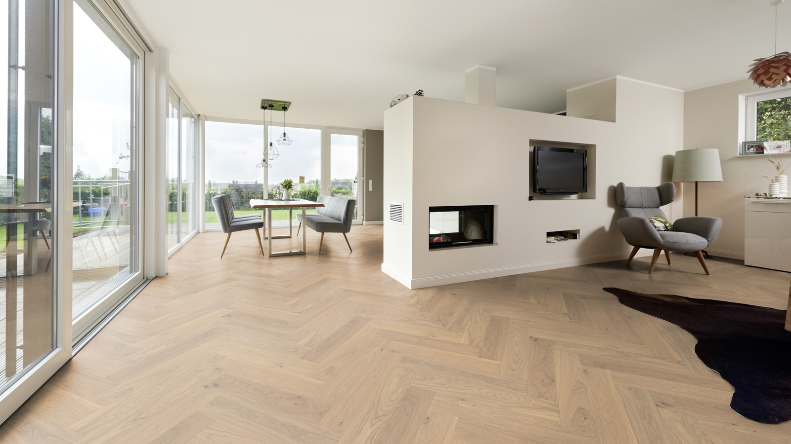 Milieubild Wohnzimmer mit Essbereich und Kamin - ter Hürne 1101312670
