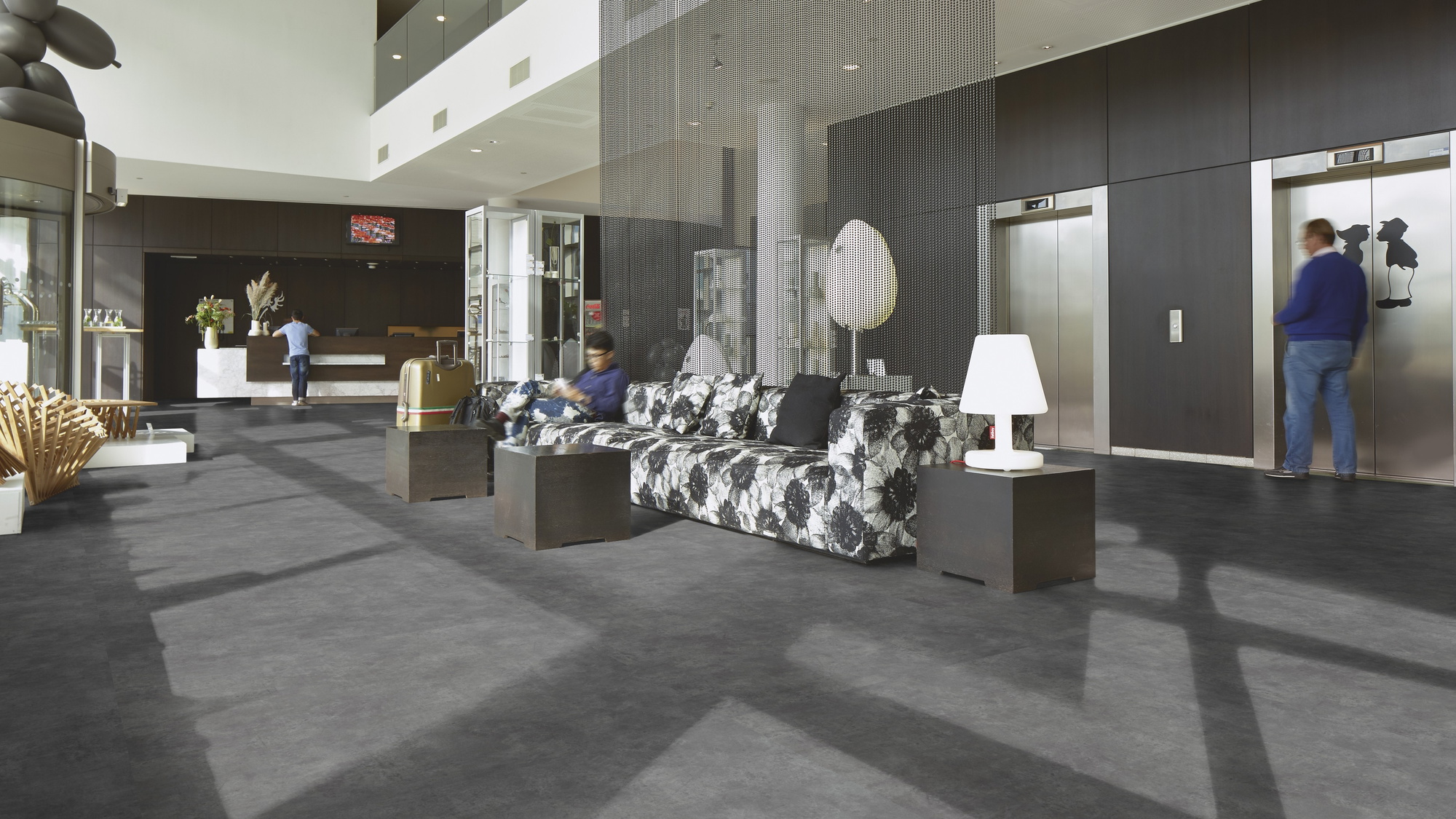 Milieubild Hotellobby mit Rezeption - Forbo Flooring 220187