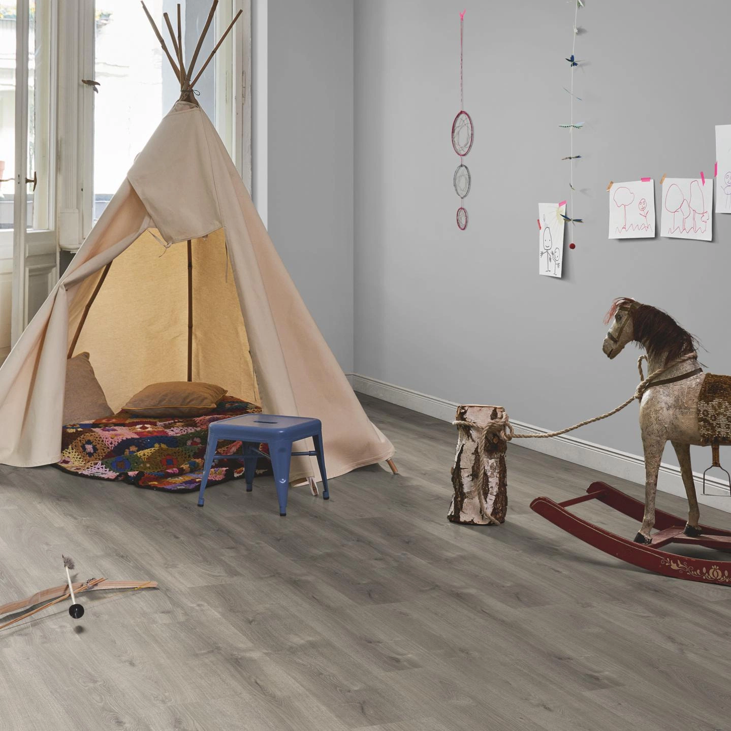 Milieubild Kinderzimmer in Stadtwohnung - Parador Laminat Basic 600 Eiche Valere perlgrau gekälkt Milieubild Kinderzimmer in Stadtwohnung - Parador 1744355