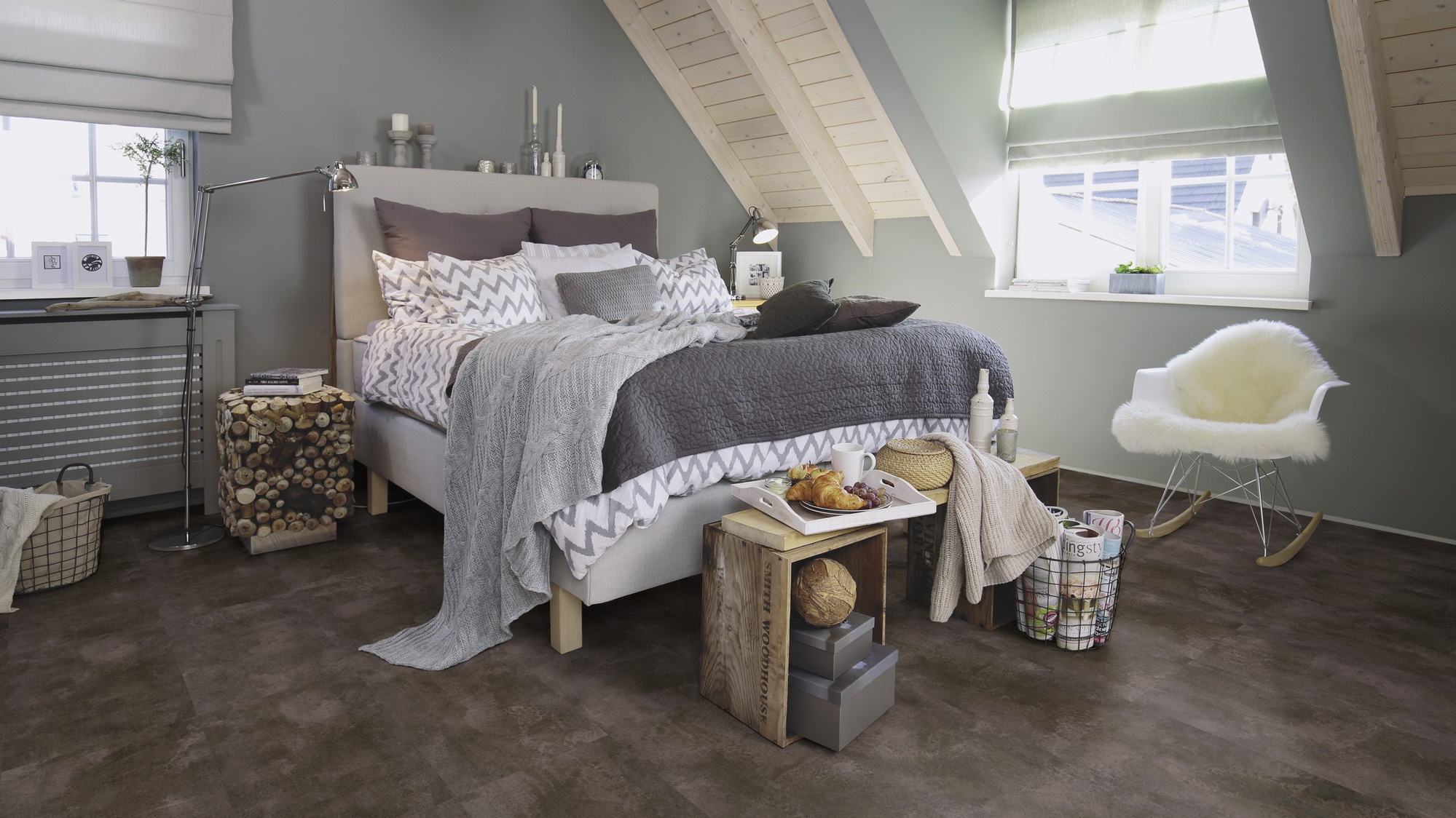 Milieubild Schlafzimmer im modernen Dachgeschoss - wineo PLC320R